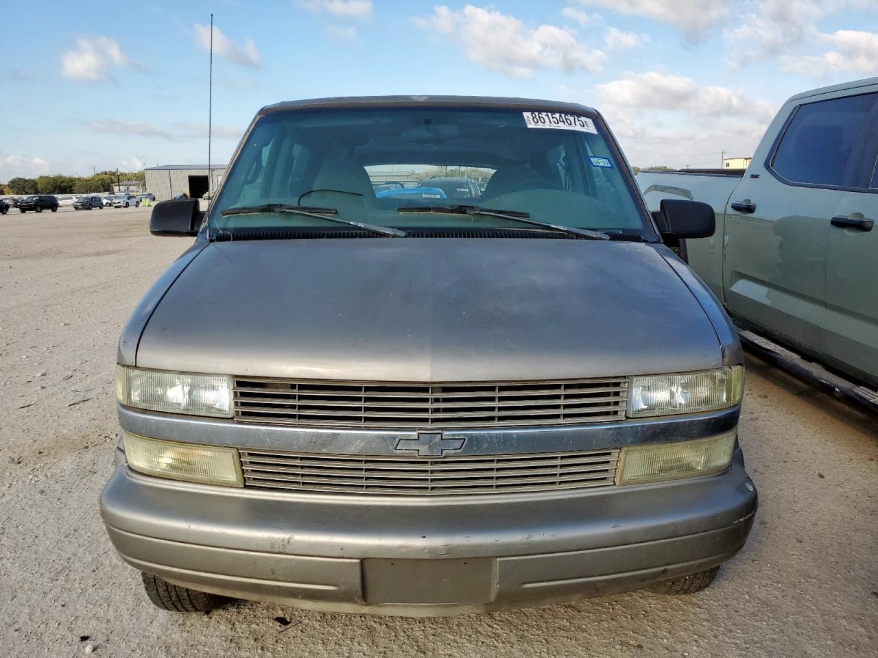2004 Chevrolet Astro Tan vin: 1GNDM19X64B117675