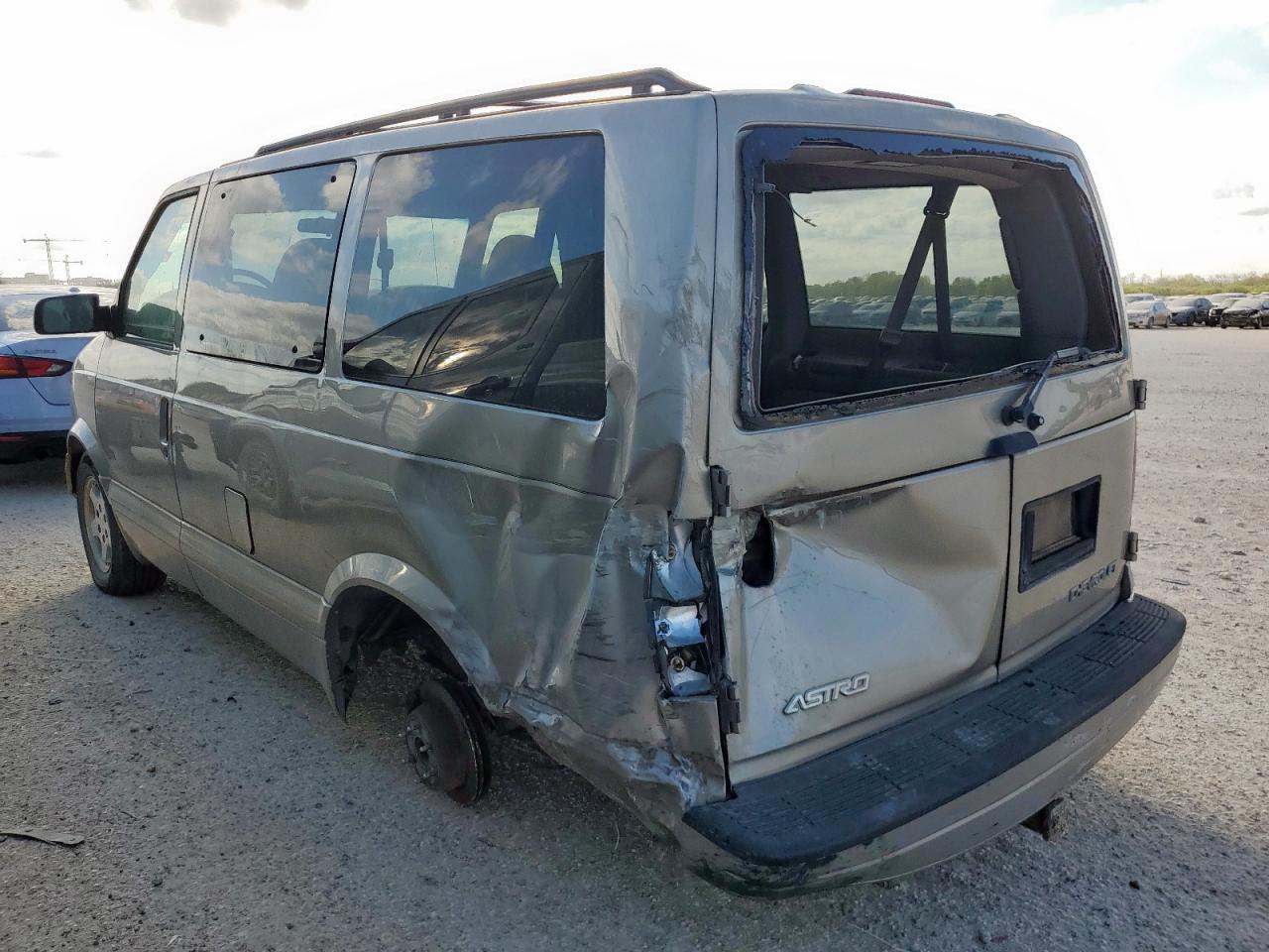 2004 Chevrolet Astro Tan vin: 1GNDM19X64B117675