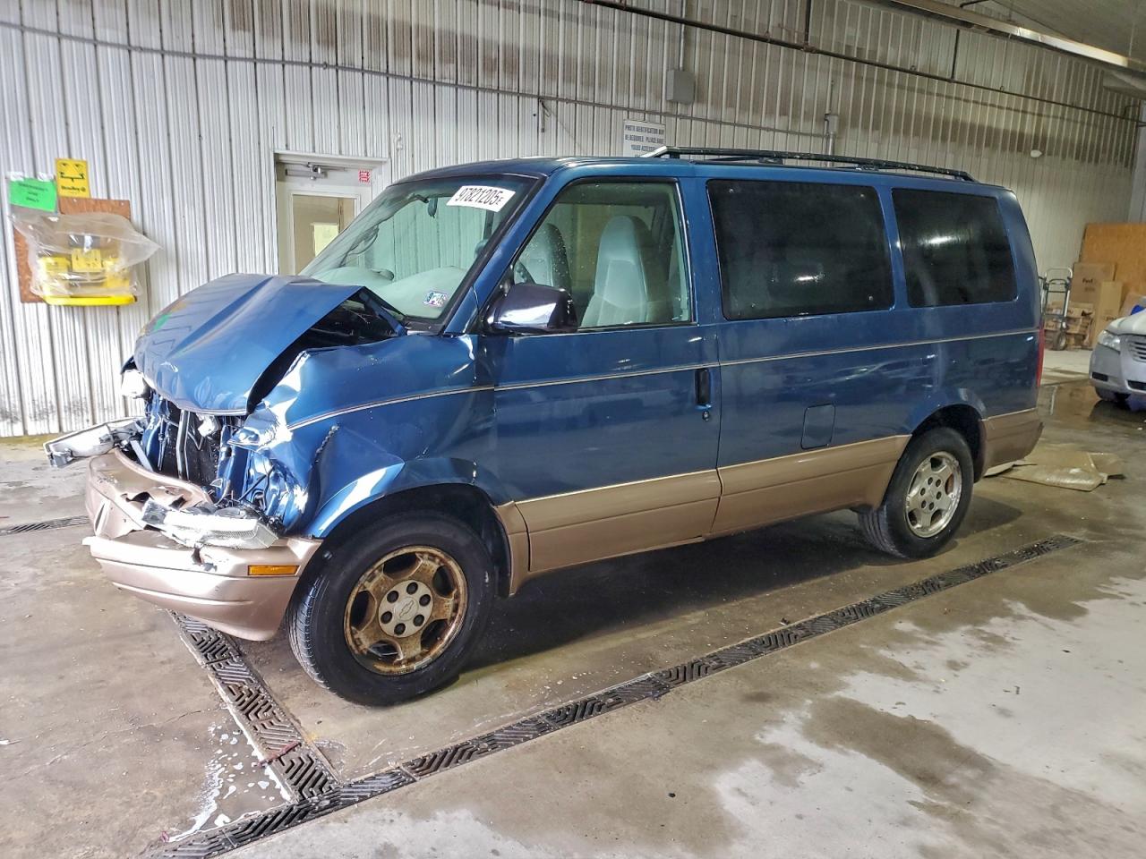 2004 Chevrolet Astro Blue vin: 1GNDM19X64B118423