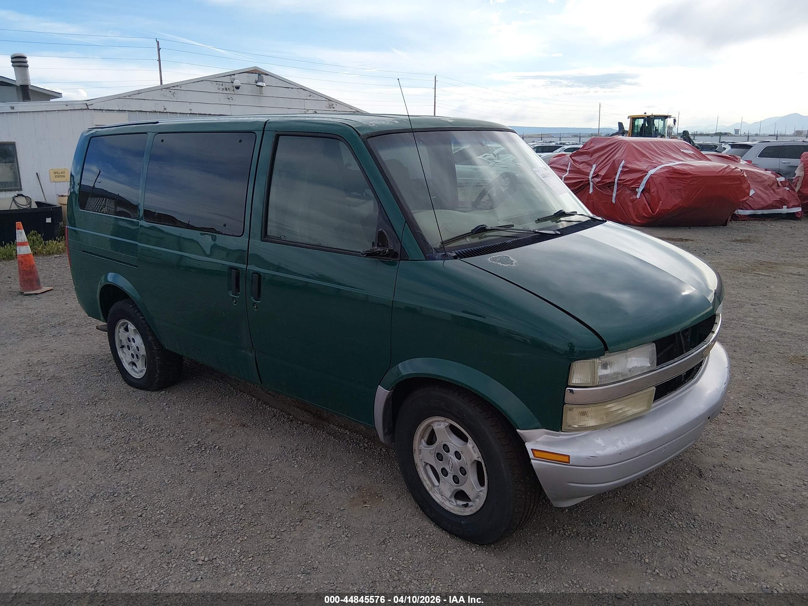 2004 Chevrolet Astro   Green vin: 1GNDM19X64B125713