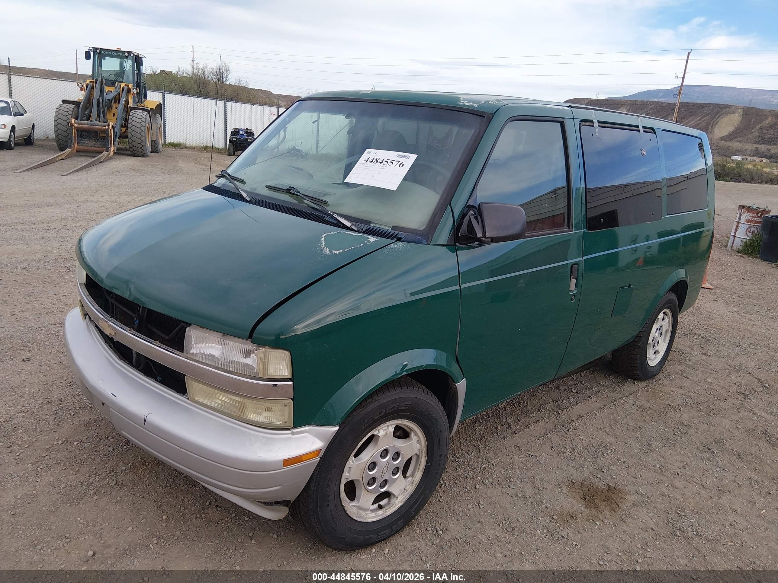 2004 Chevrolet Astro   Green vin: 1GNDM19X64B125713