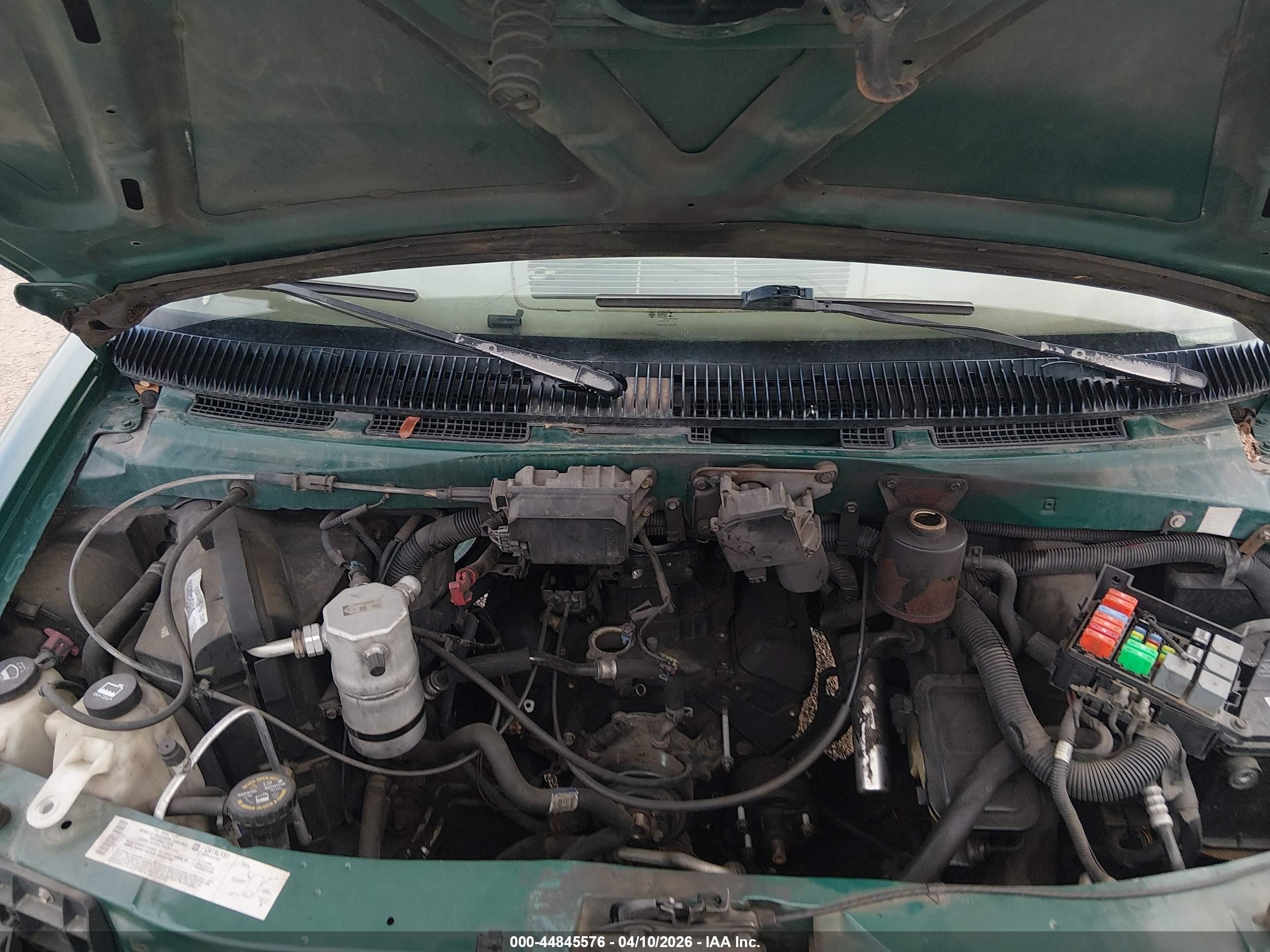 2004 Chevrolet Astro   Green vin: 1GNDM19X64B125713
