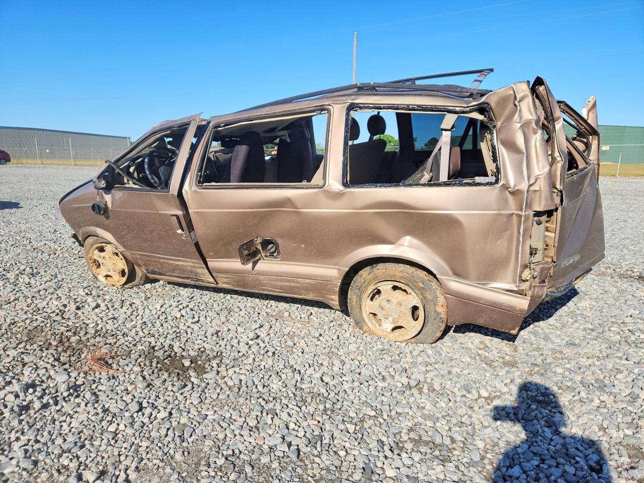 2005 Chevrolet Astro Gold vin: 1GNDM19X75B111384