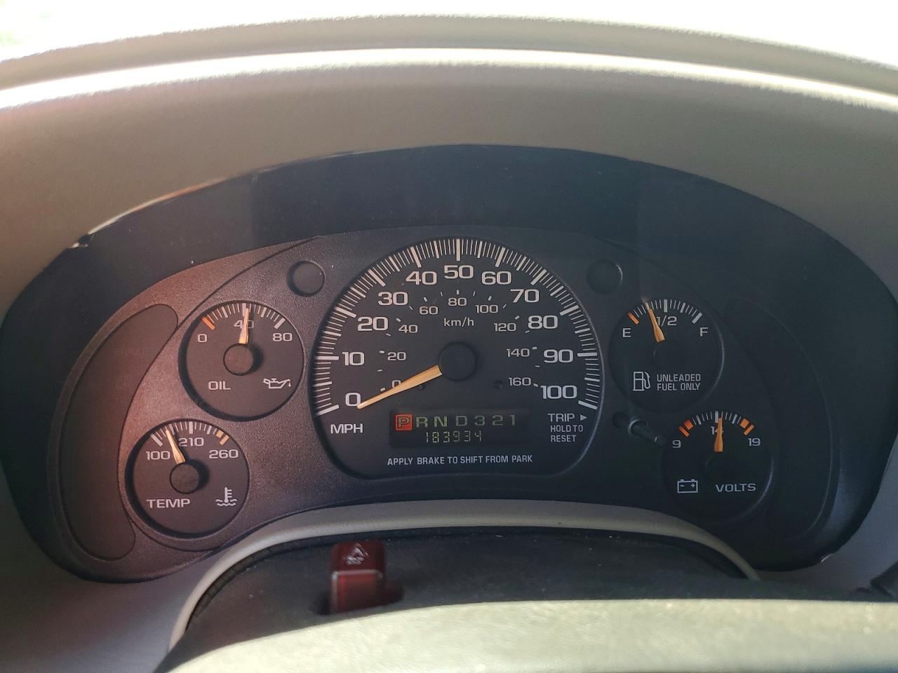 2005 Chevrolet Astro White vin: 1GNDM19X75B123549