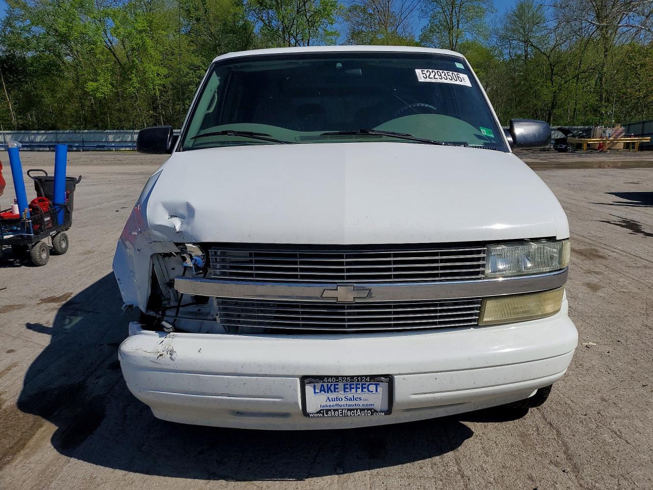 2005 Chevrolet Astro White vin: 1GNDM19X75B123549