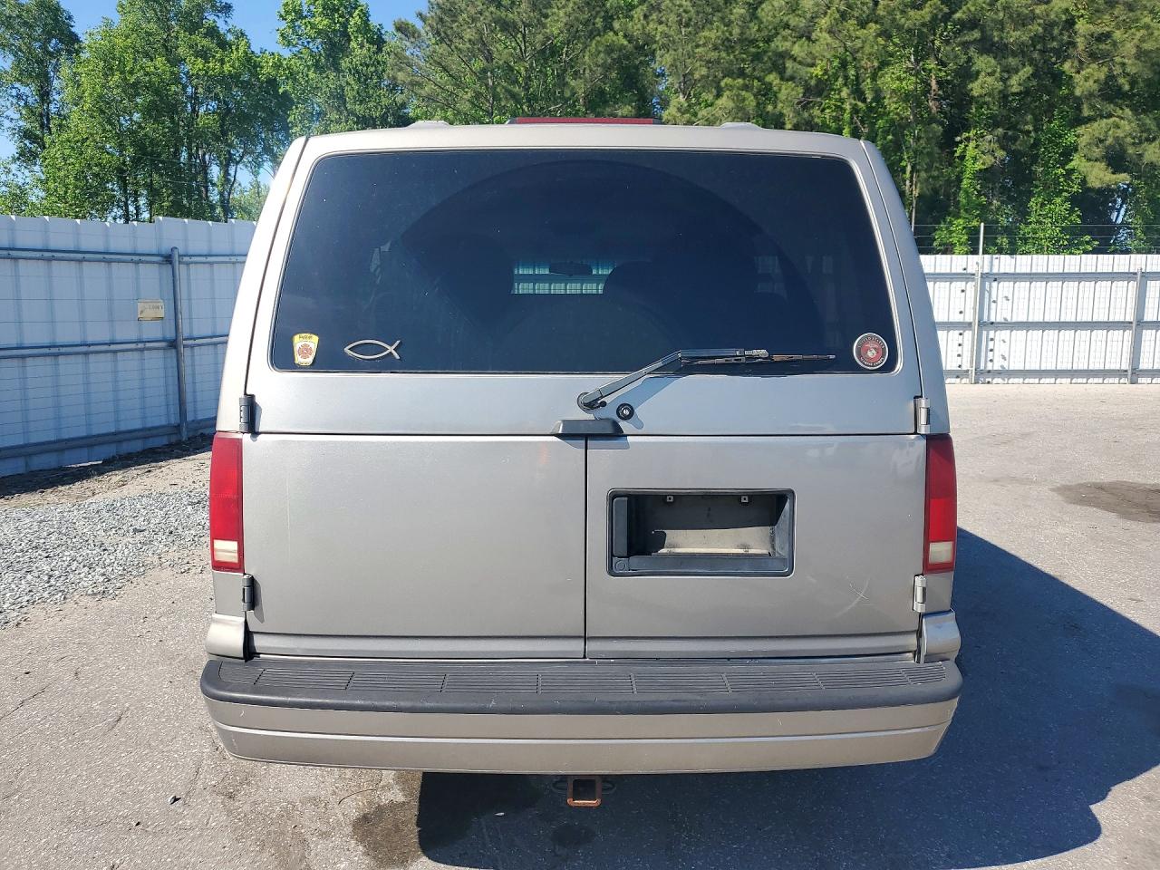 2003 Chevrolet Astro Tan vin: 1GNDM19X83B101282