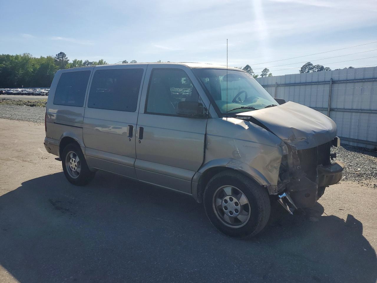 2003 Chevrolet Astro Tan vin: 1GNDM19X83B101282