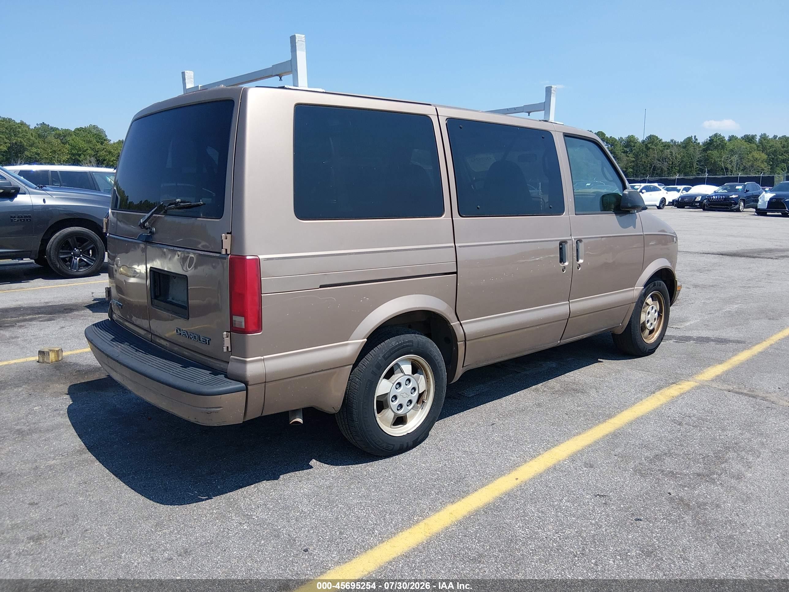 2003 Chevrolet Astro Passenger   Brown vin: 1GNDM19X83B149042