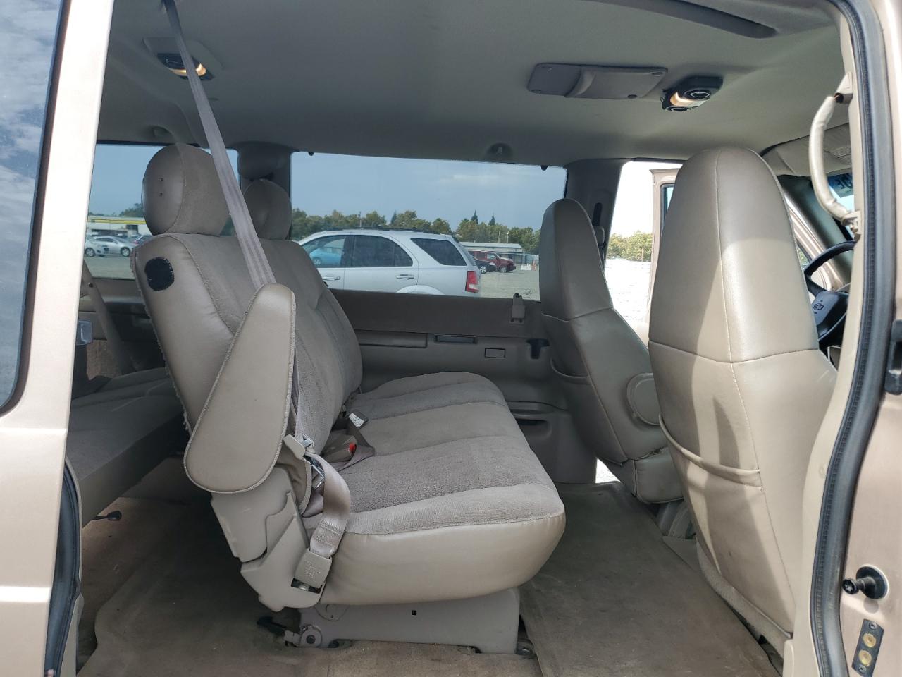 2004 Chevrolet Astro Tan vin: 1GNDM19X94B130470