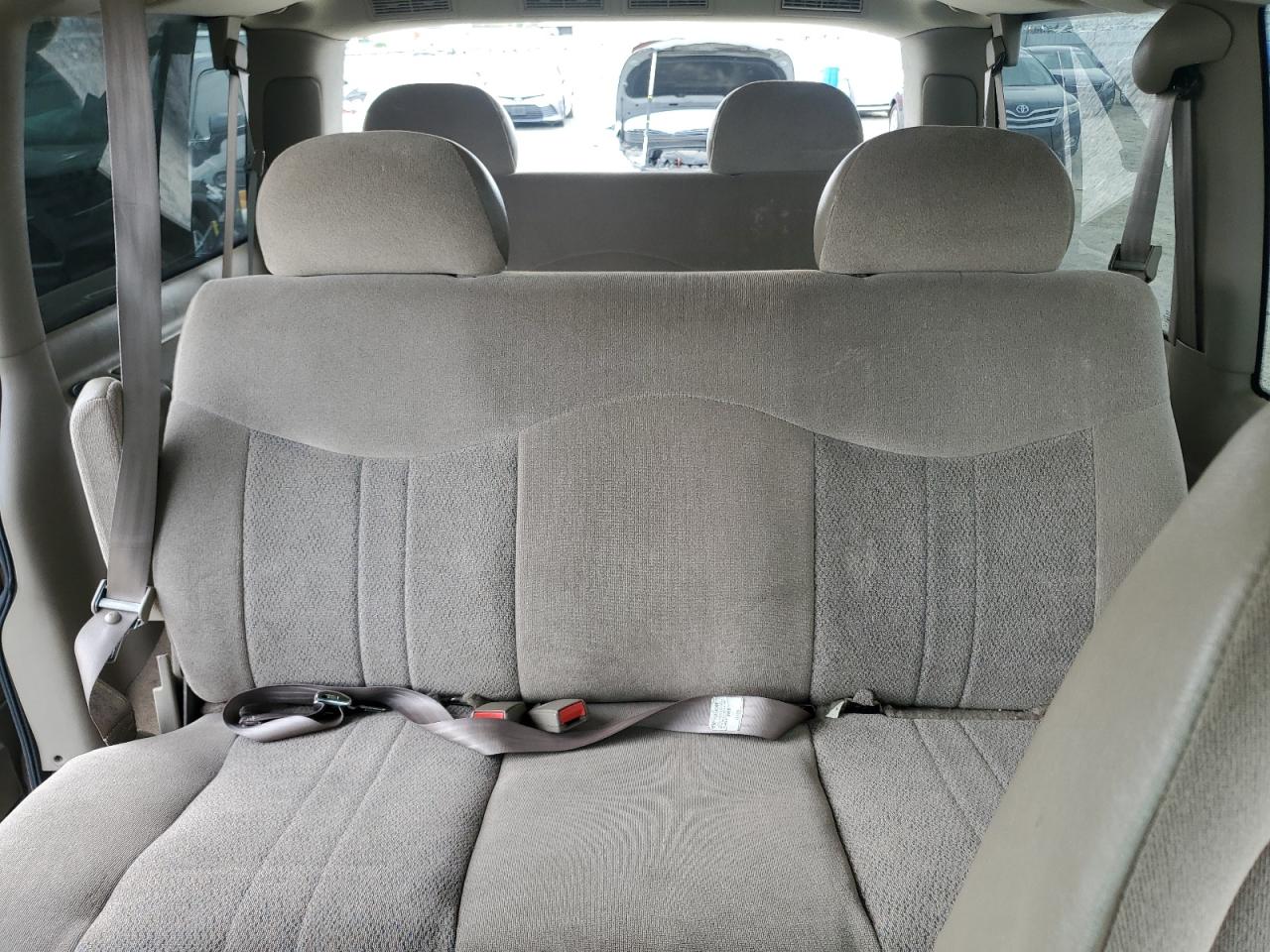 2004 Chevrolet Astro Tan vin: 1GNDM19X94B130470