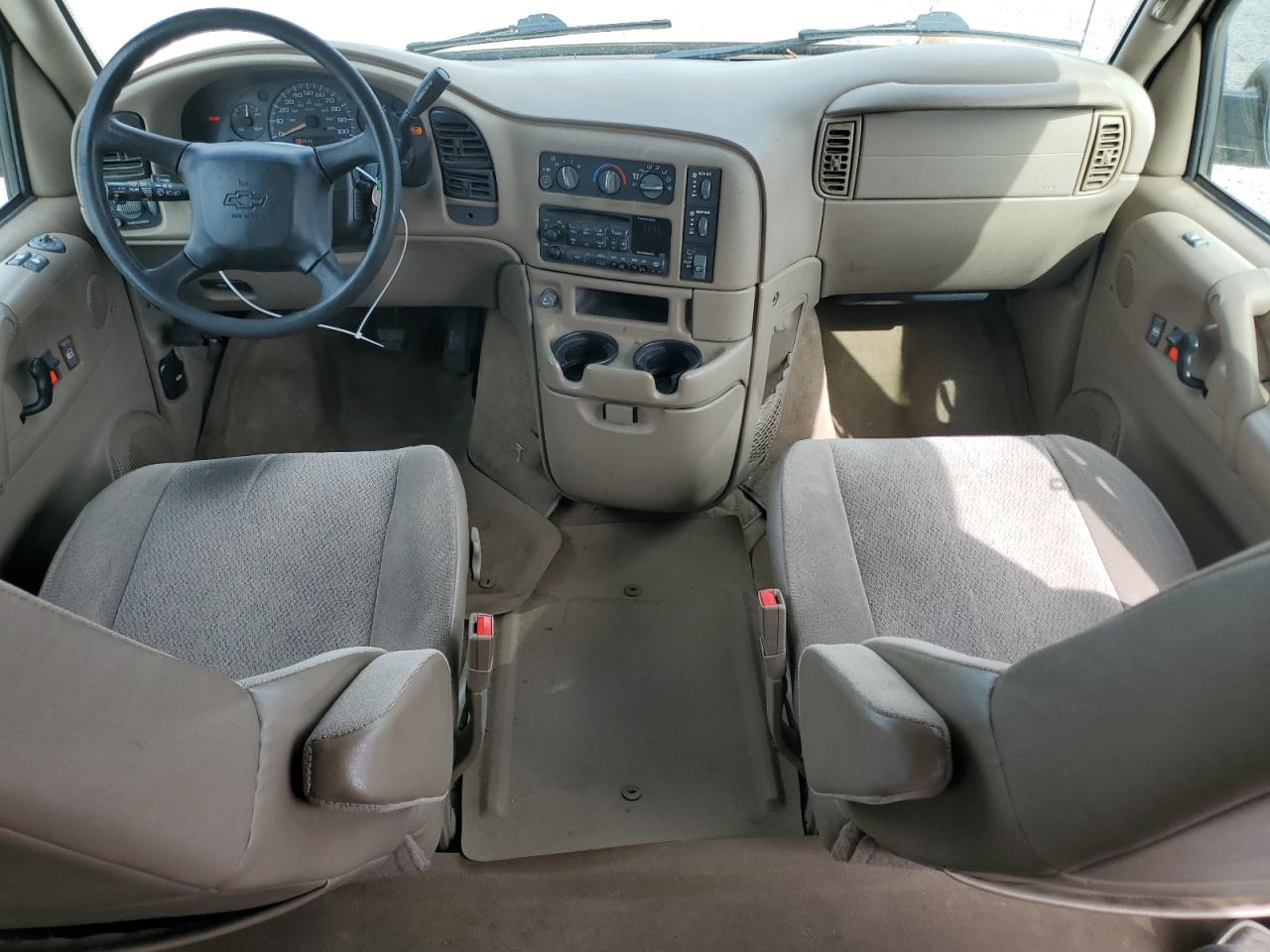 2004 Chevrolet Astro Tan vin: 1GNDM19X94B130470