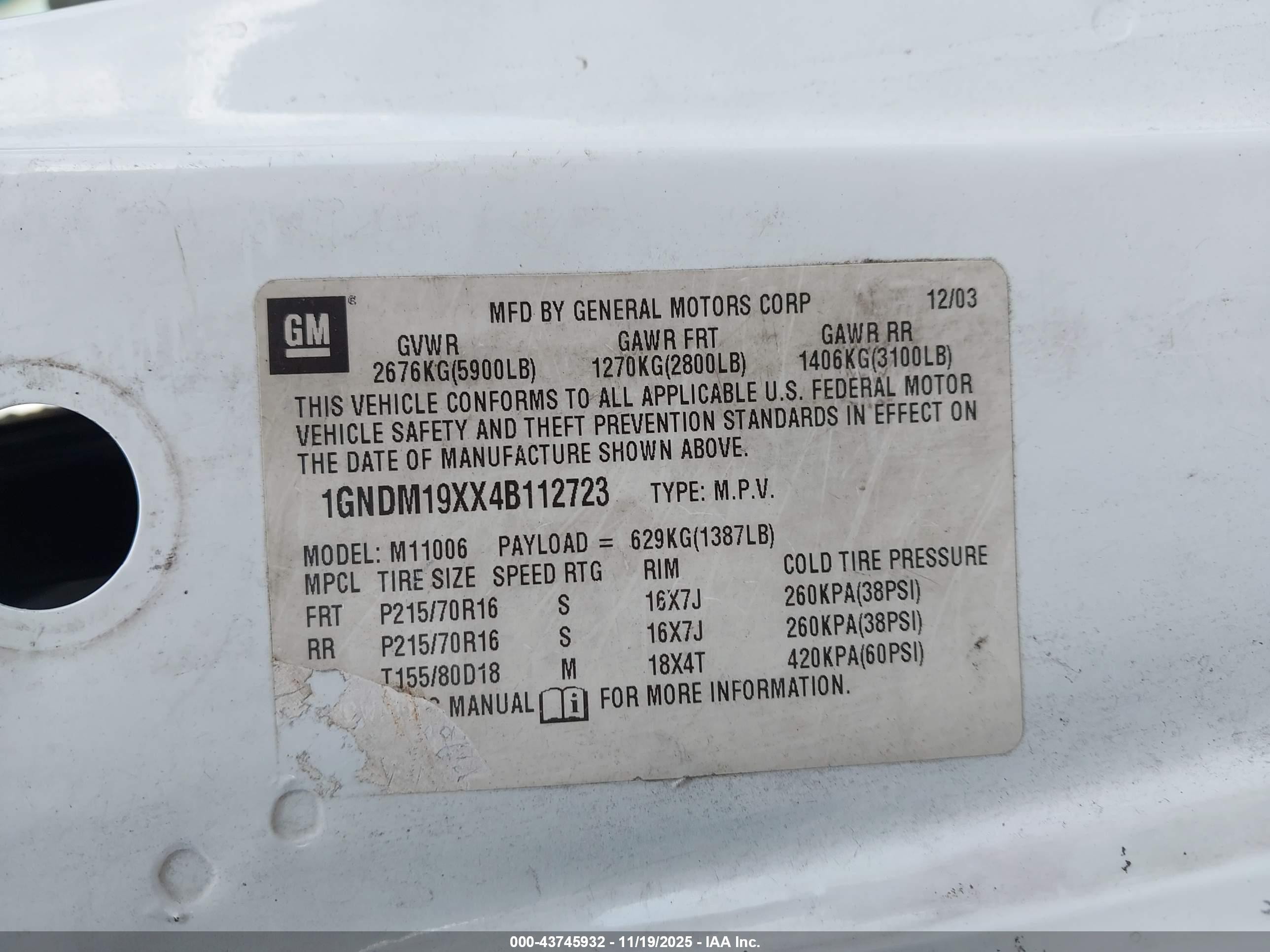 2004 Chevrolet Astro   White vin: 1GNDM19XX4B112723