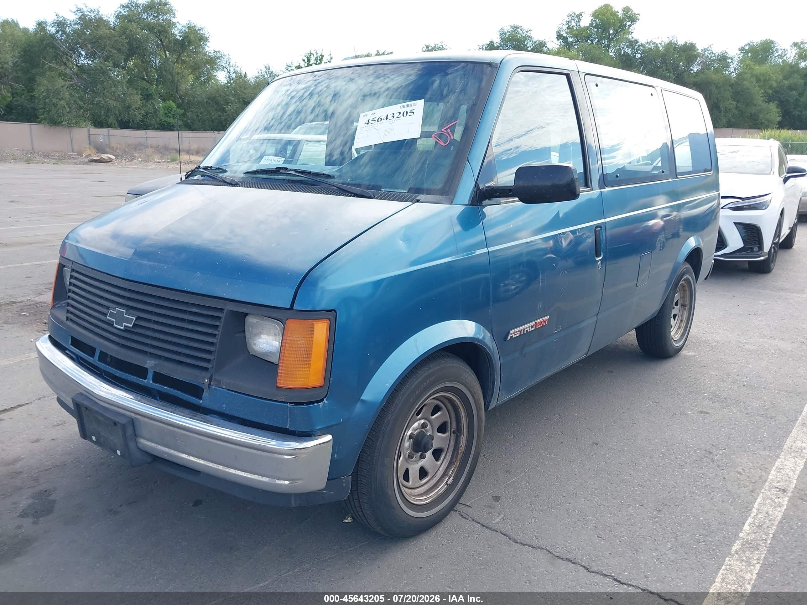 1992 Chevrolet Astro   Blue vin: 1GNDM19Z5NB134857