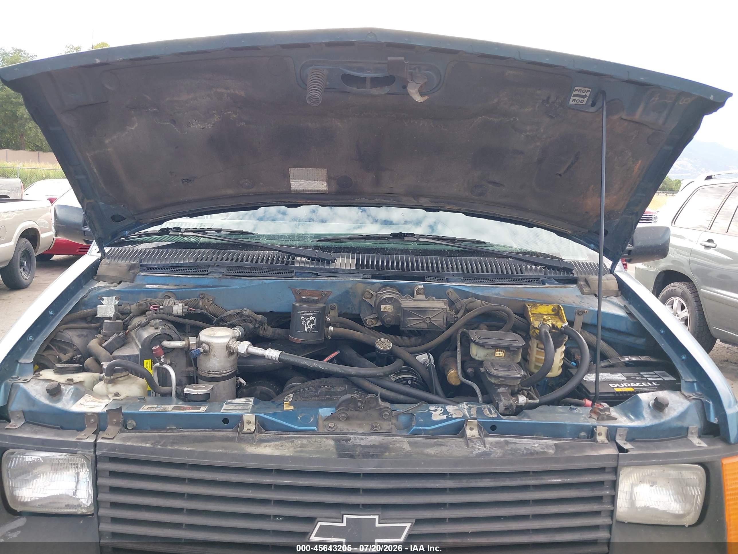 1992 Chevrolet Astro   Blue vin: 1GNDM19Z5NB134857