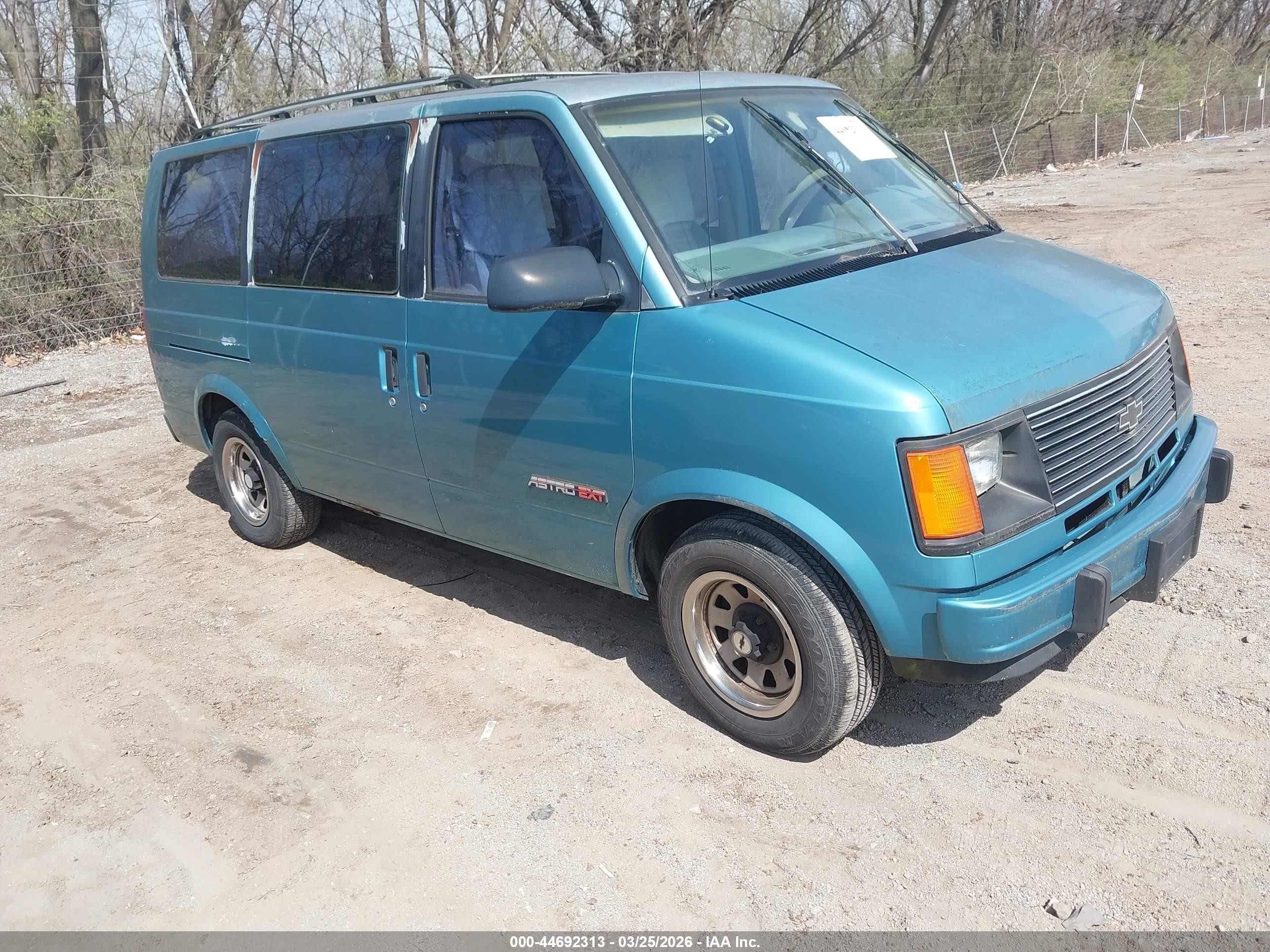 1993 Chevrolet Astro   Blue vin: 1GNDM19Z6PB218642