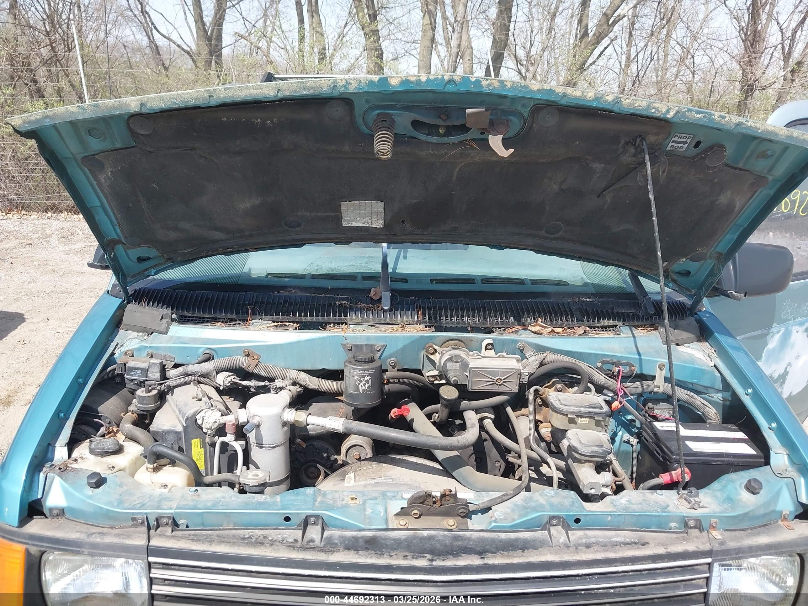 1993 Chevrolet Astro   Blue vin: 1GNDM19Z6PB218642