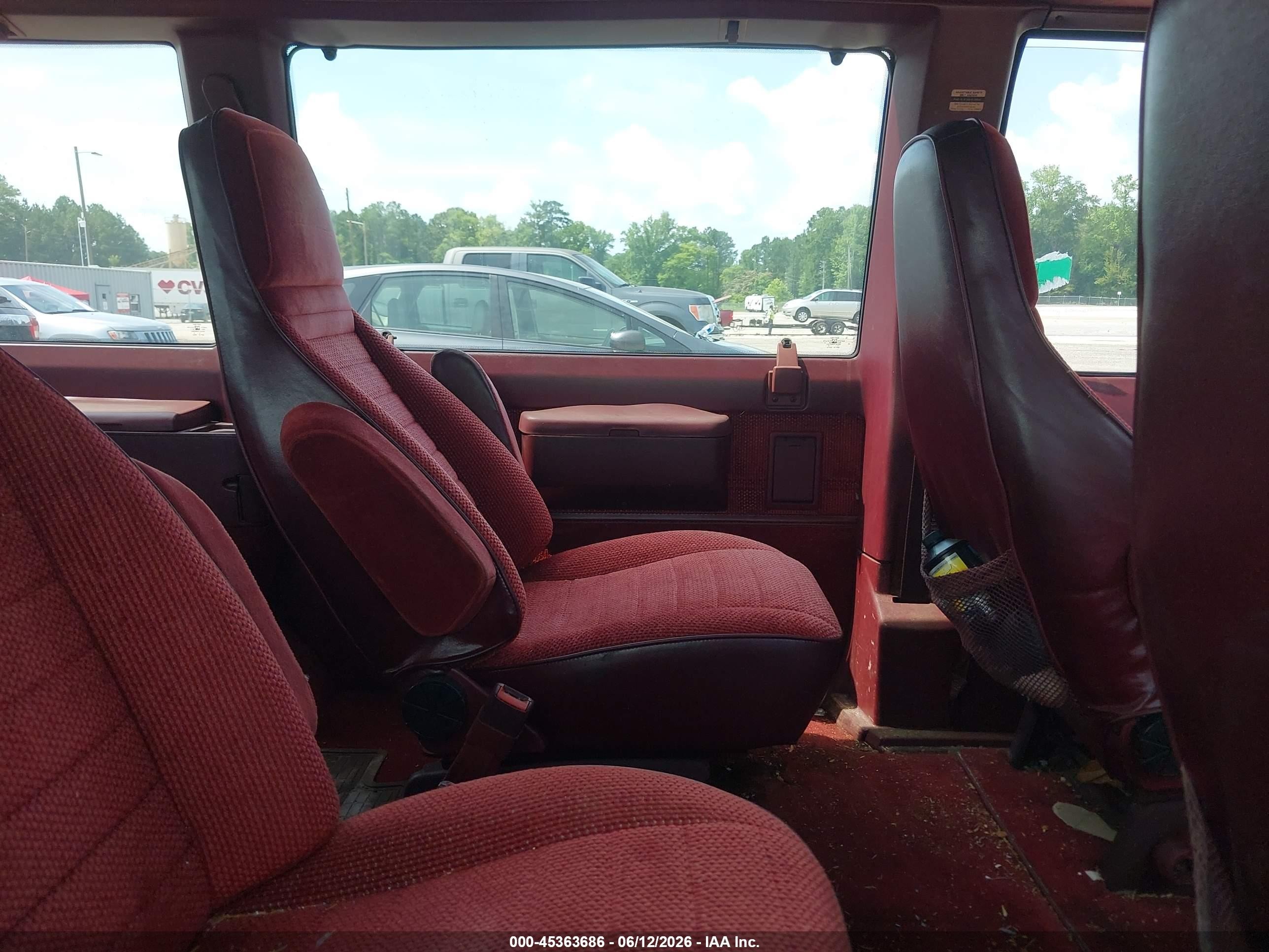1993 Chevrolet Astro   Red vin: 1GNDM19Z8PB131633