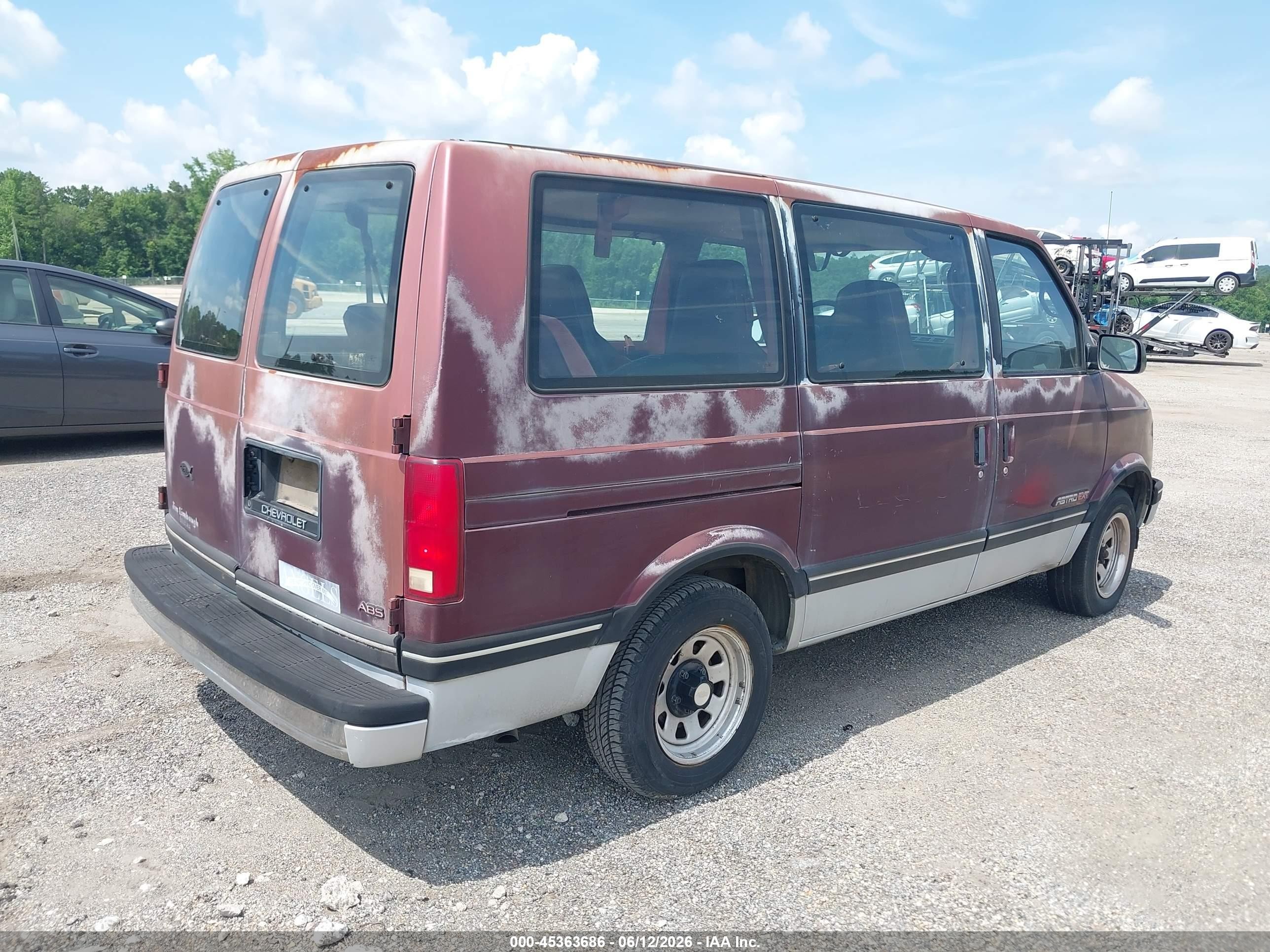 1993 Chevrolet Astro   Red vin: 1GNDM19Z8PB131633
