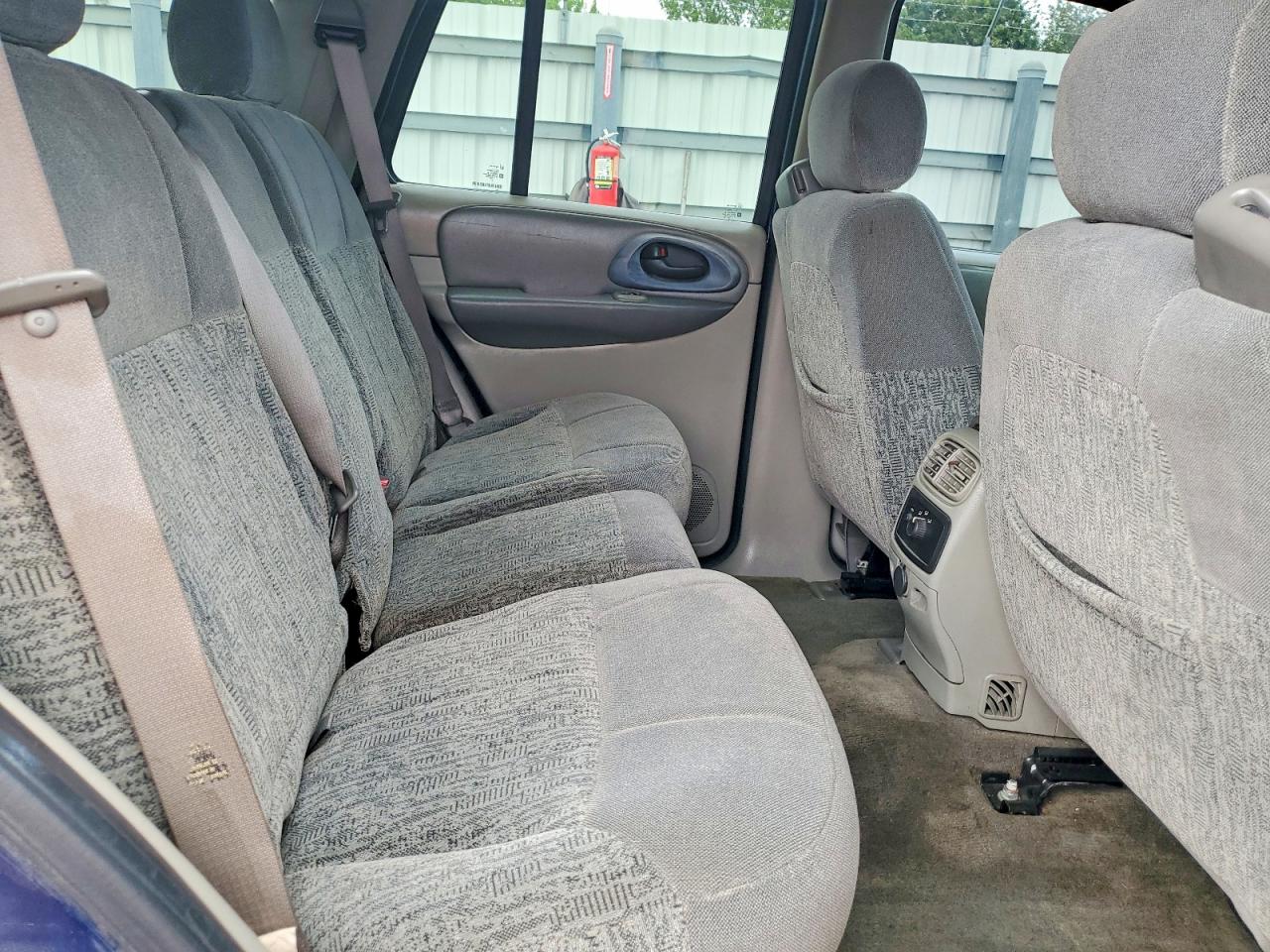 2002 Chev Trailblazer Blue vin: 1GNDS13S022523502