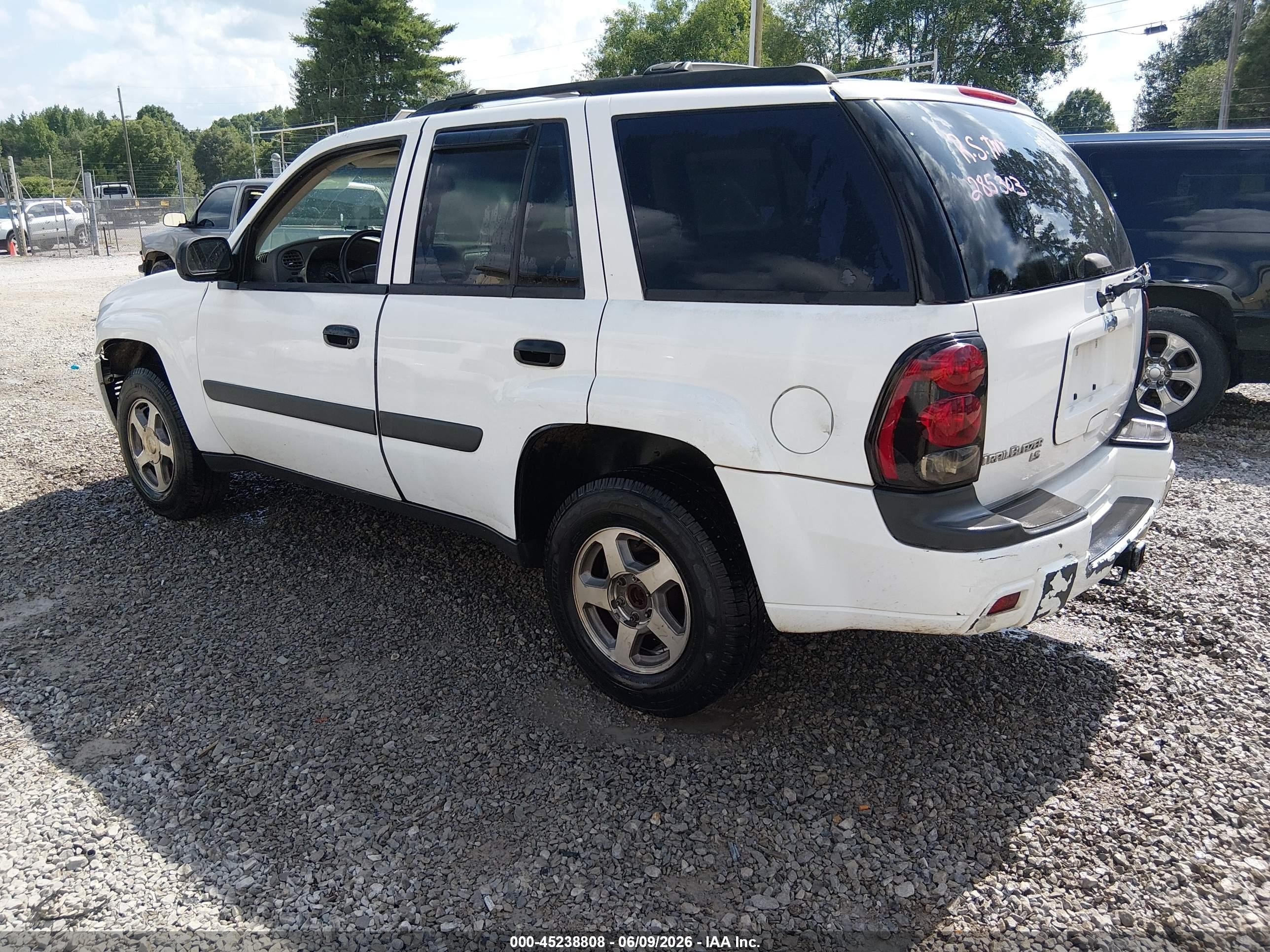 2005 Chevrolet Trailblazer Ls White vin: 1GNDS13S252285303