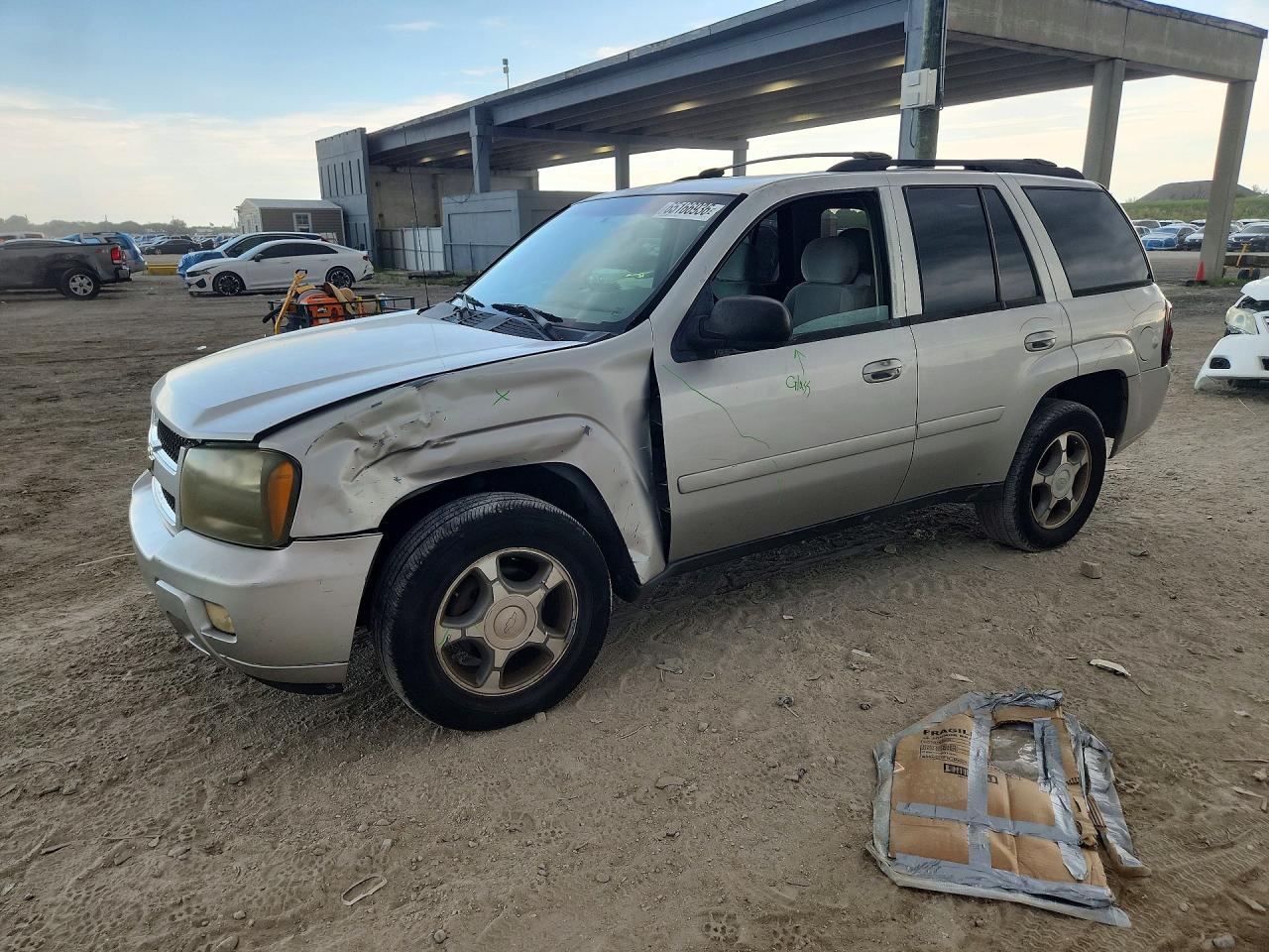 2008 Chevrolet Trailblazer Ls Silver vin: 1GNDS13S282131128