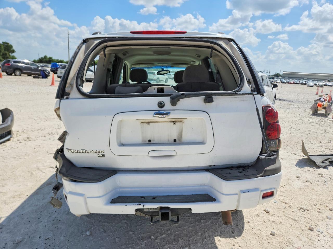 2007 Chevrolet Trailblazer Ls White vin: 1GNDS13S372111632
