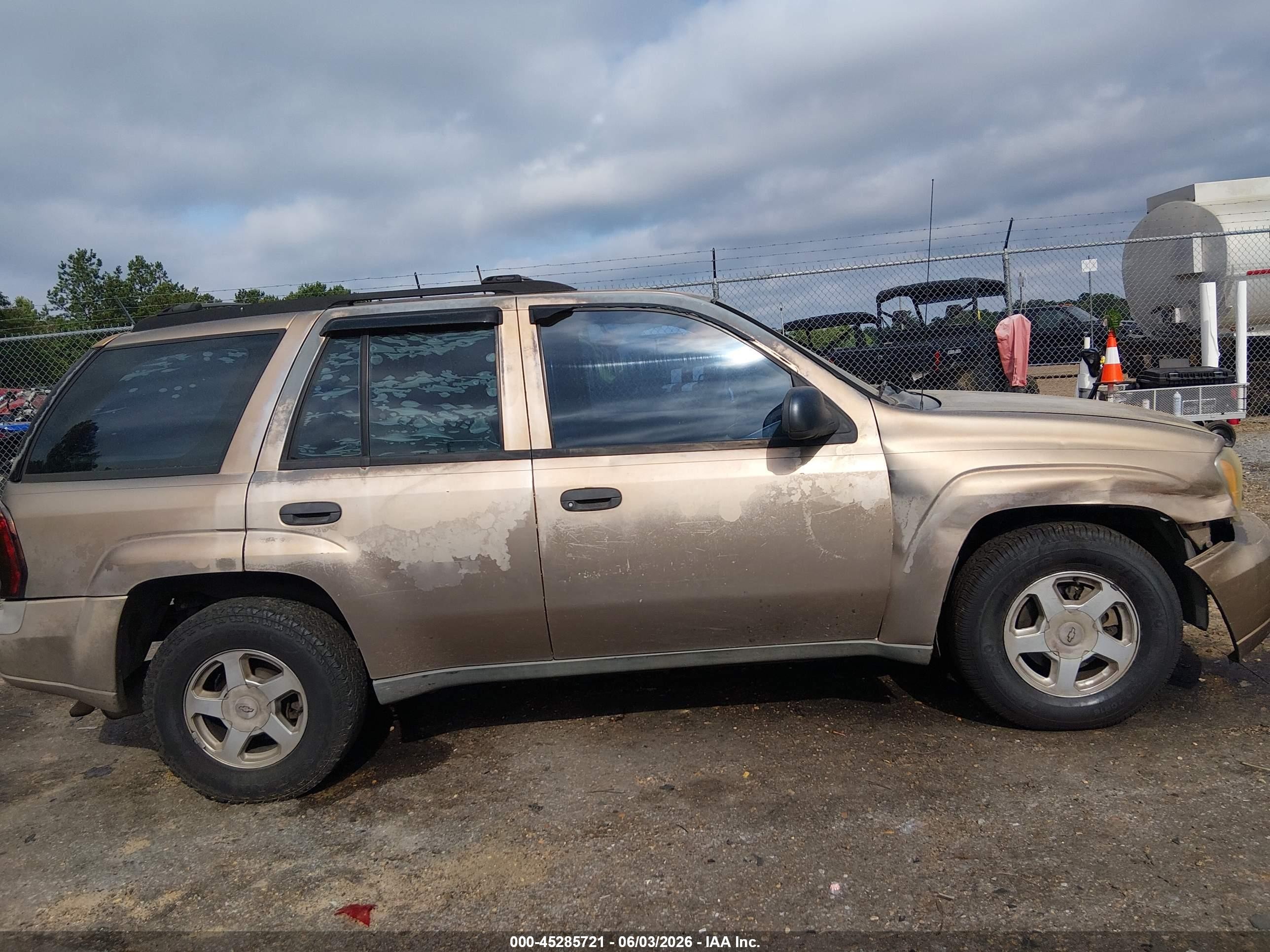 2002 Chevrolet Trailblazer Ls Золотой vin: 1GNDS13S422366556