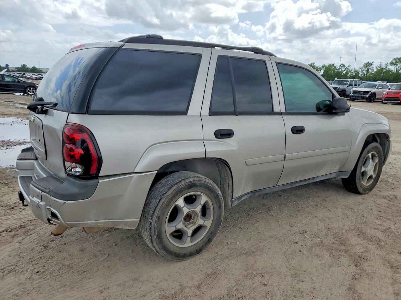 2007 Chevrolet Trailblazer Ls Серебряный vin: 1GNDS13S472191796