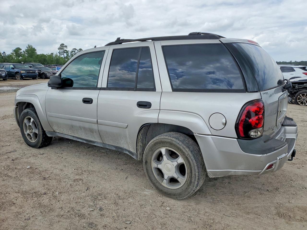 2007 Chevrolet Trailblazer Ls Серебряный vin: 1GNDS13S472191796