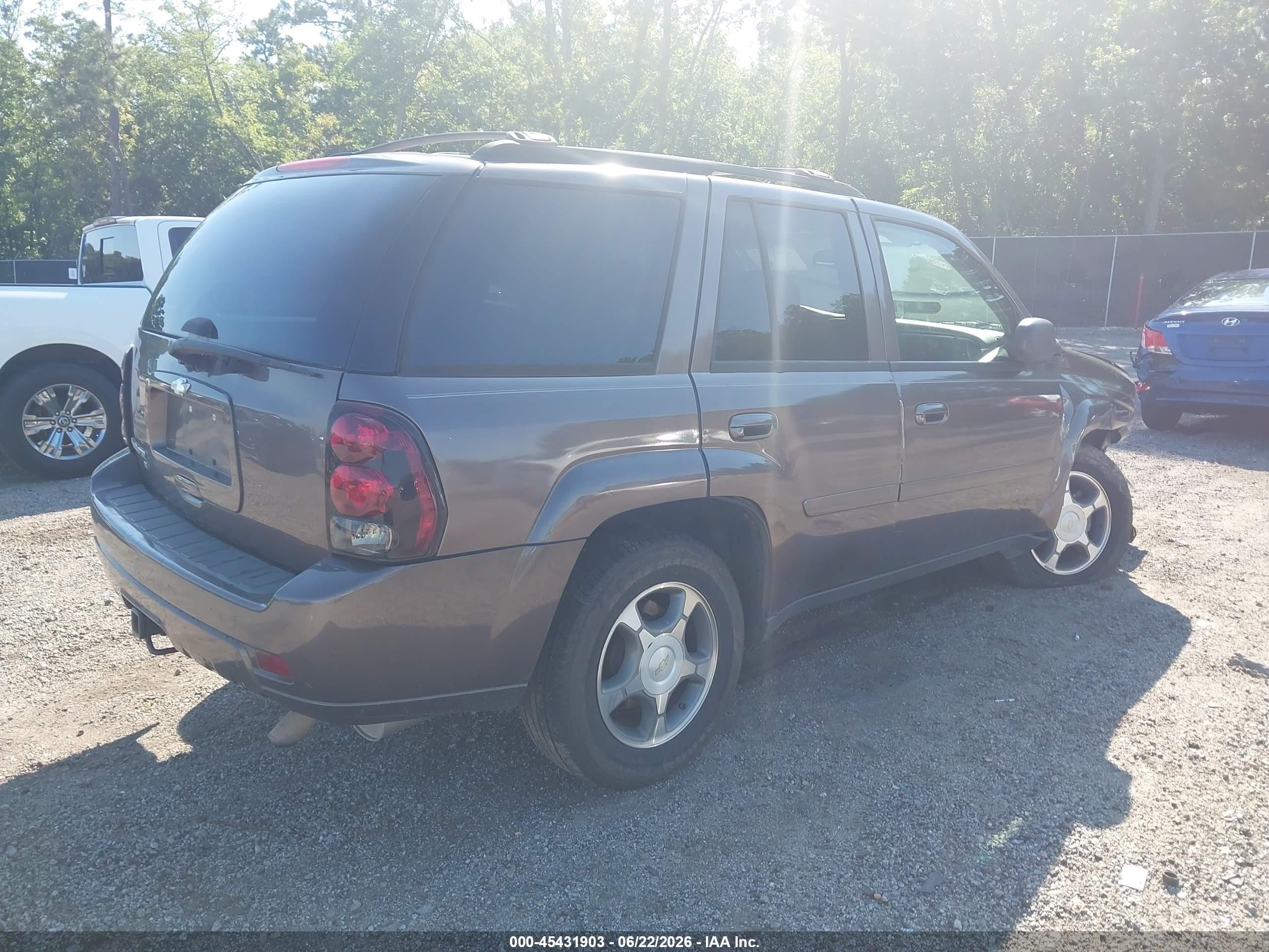 2008 Chevrolet Trailblazer Lt Gray vin: 1GNDS13S582113965