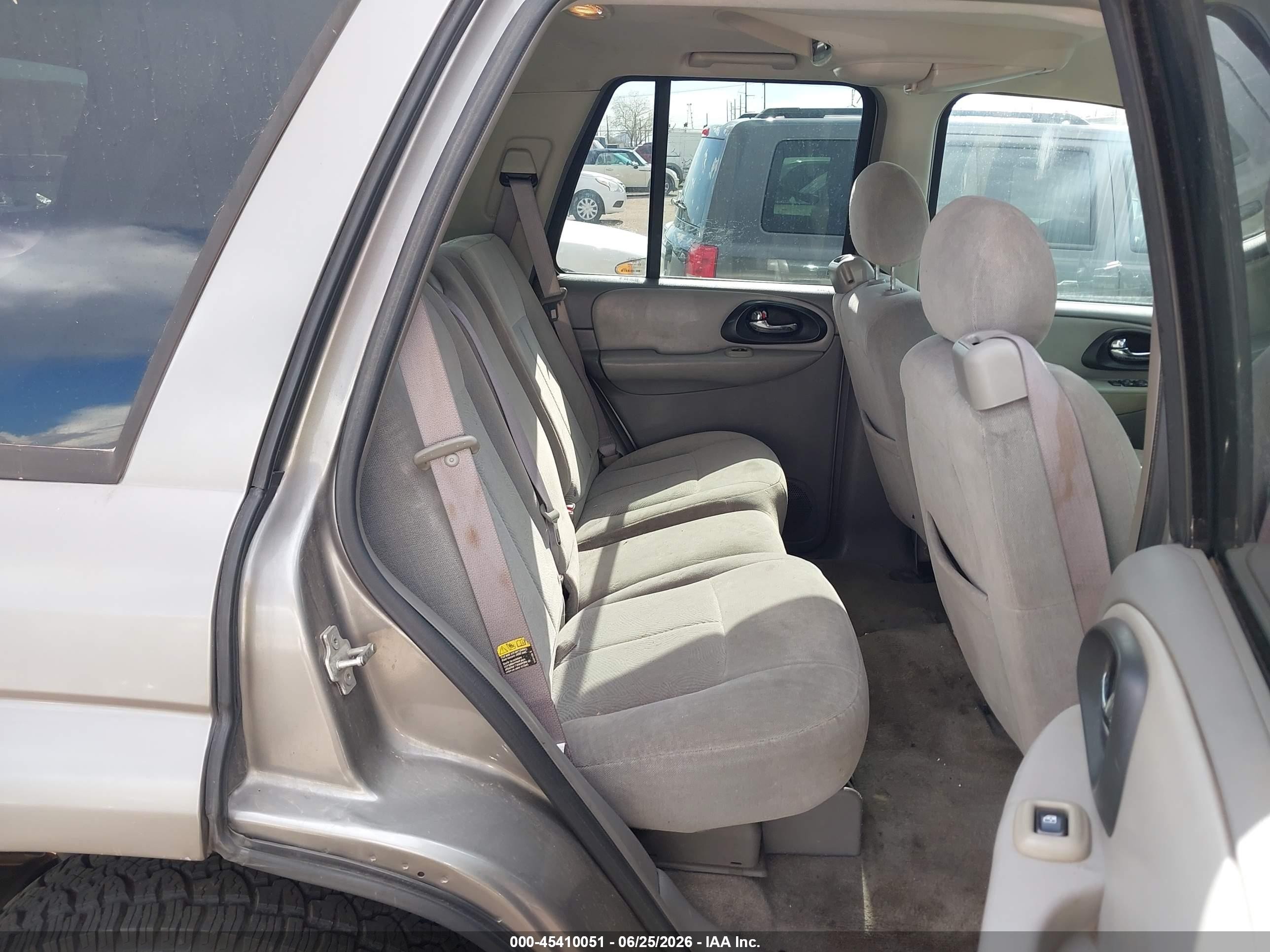 2005 Chevrolet Trailblazer Ls Champagne vin: 1GNDS13S752385333
