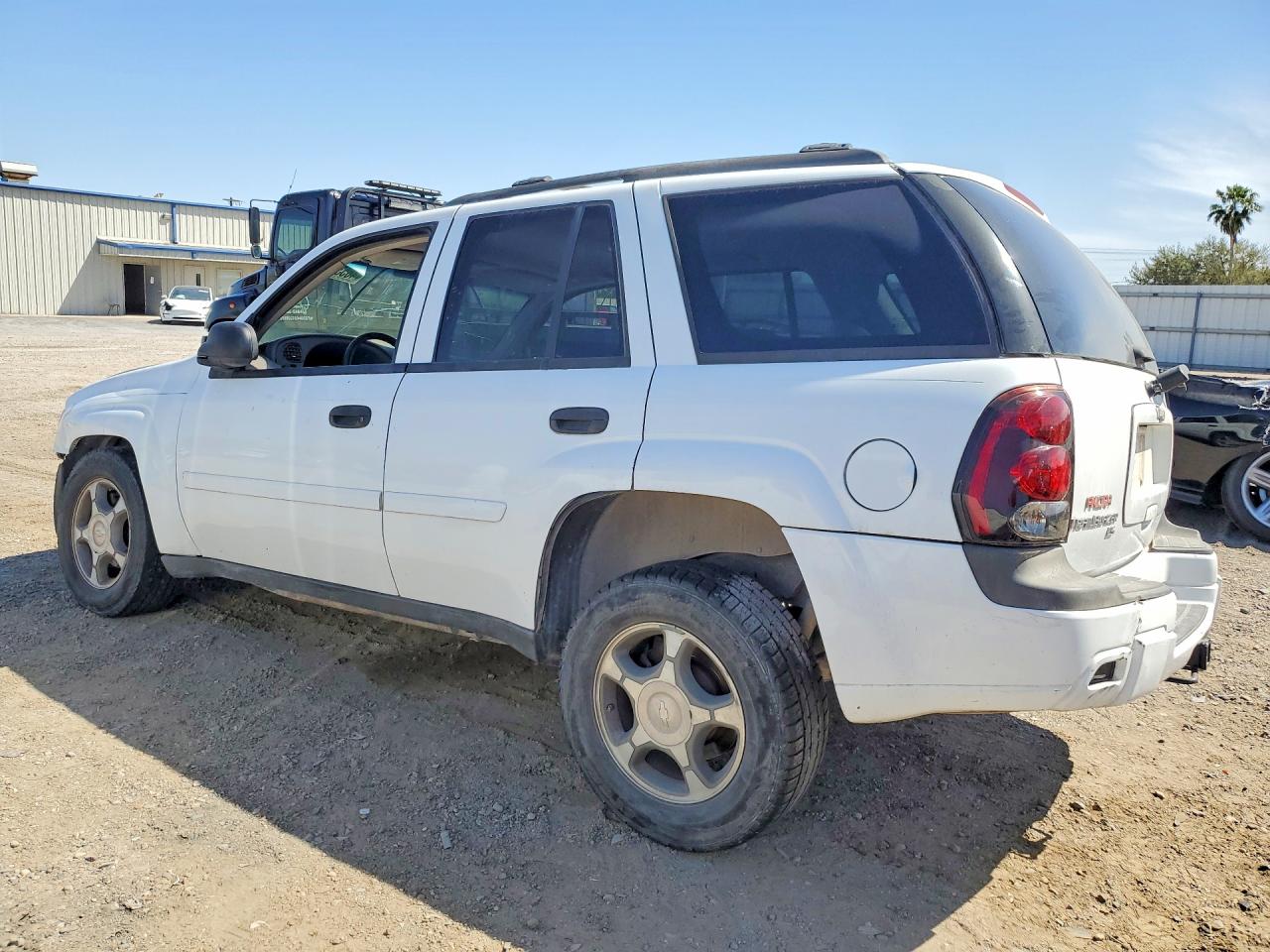 2007 Chevrolet Trailblazer Ls Белый vin: 1GNDS13S972116284