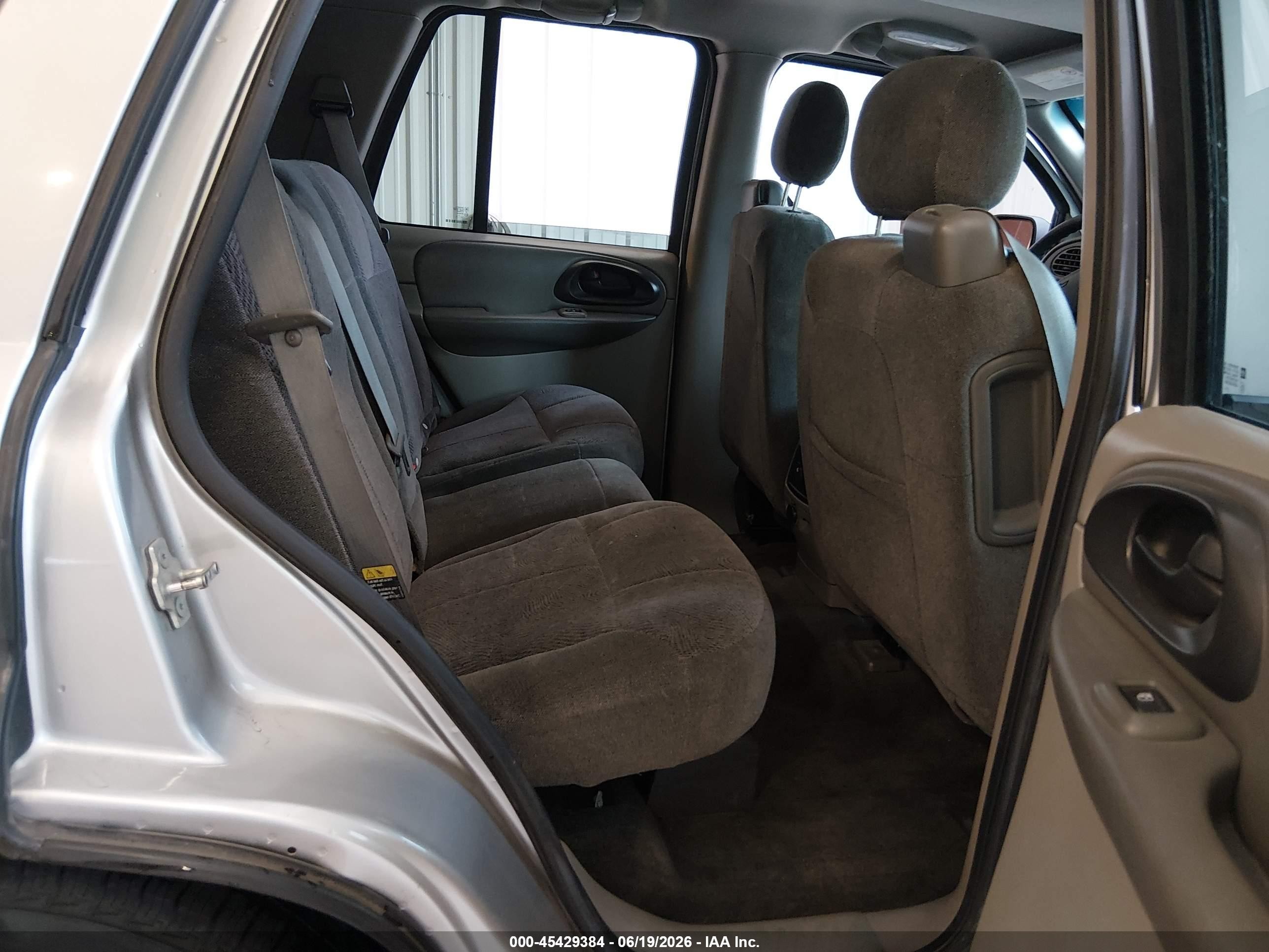 2004 Chevrolet Trailblazer Ls Серебряный vin: 1GNDT13S042266664