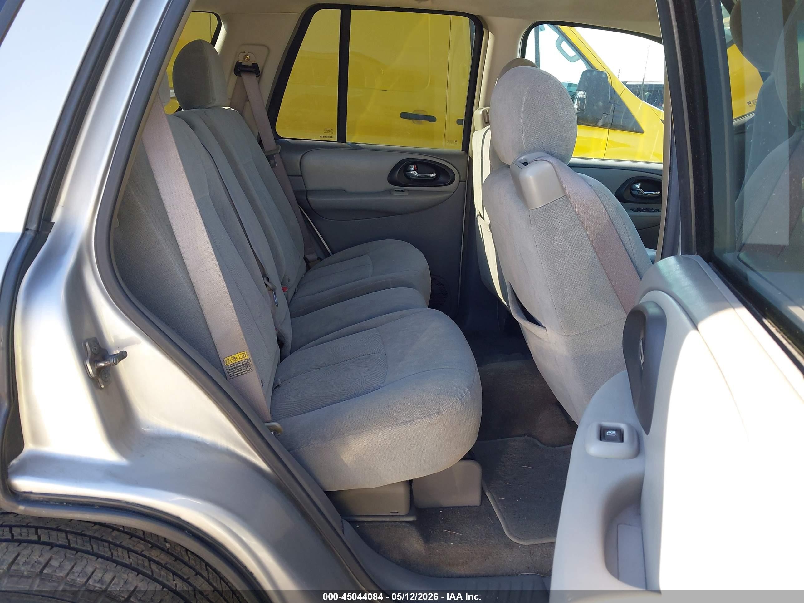 2005 Chevrolet Trailblazer Ls Серебряный vin: 1GNDT13S052193541