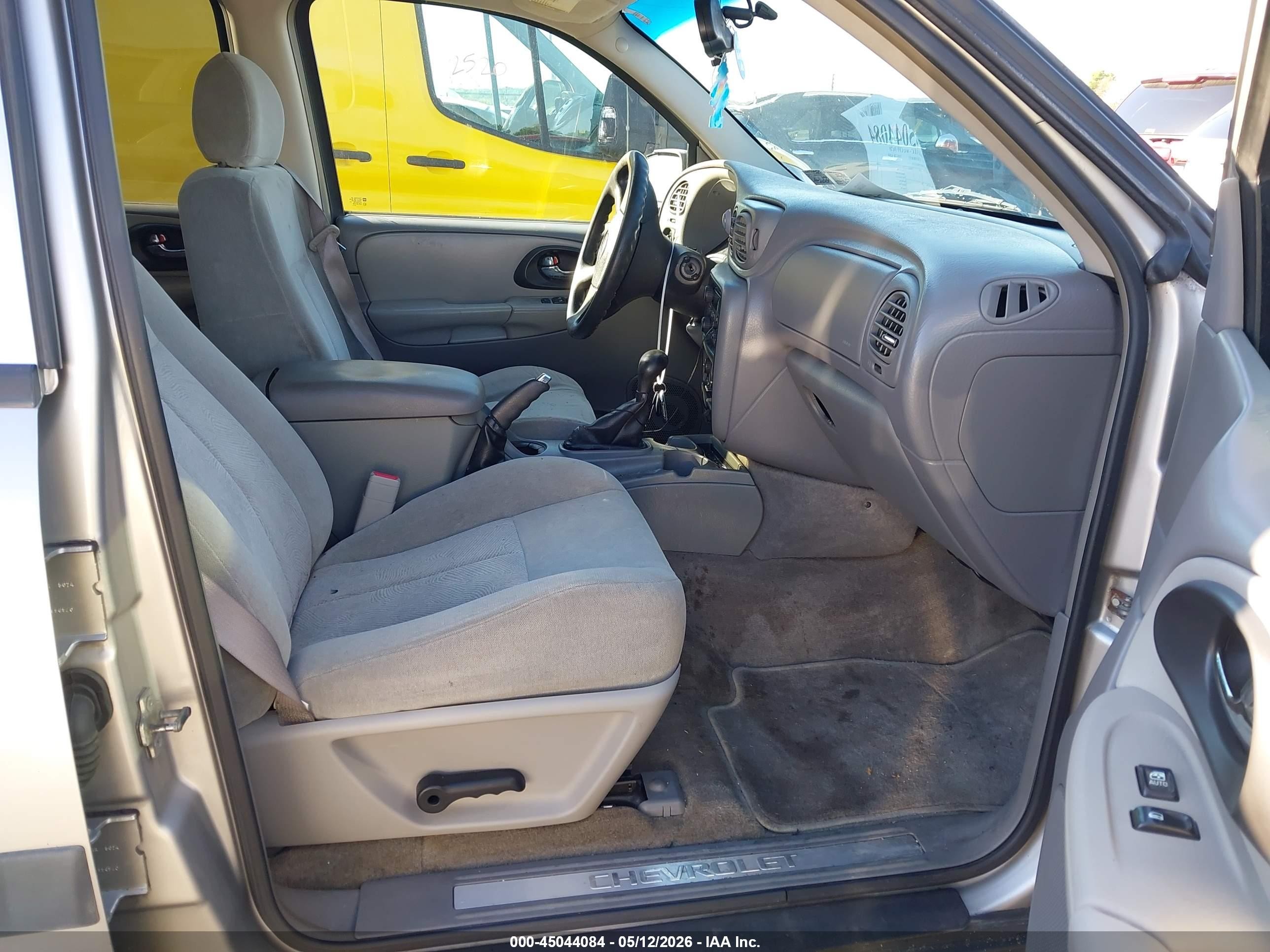 2005 Chevrolet Trailblazer Ls Серебряный vin: 1GNDT13S052193541