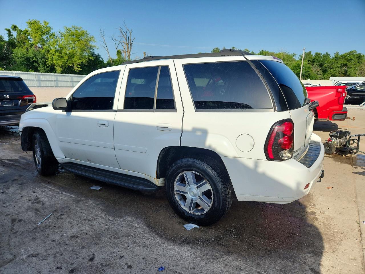 2008 Chevrolet Trailblazer Ls White vin: 1GNDT13S082183368