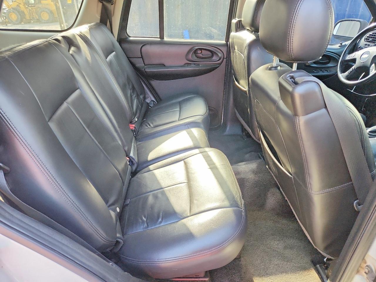 2008 Chevrolet Trailblazer Ls White vin: 1GNDT13S082183368
