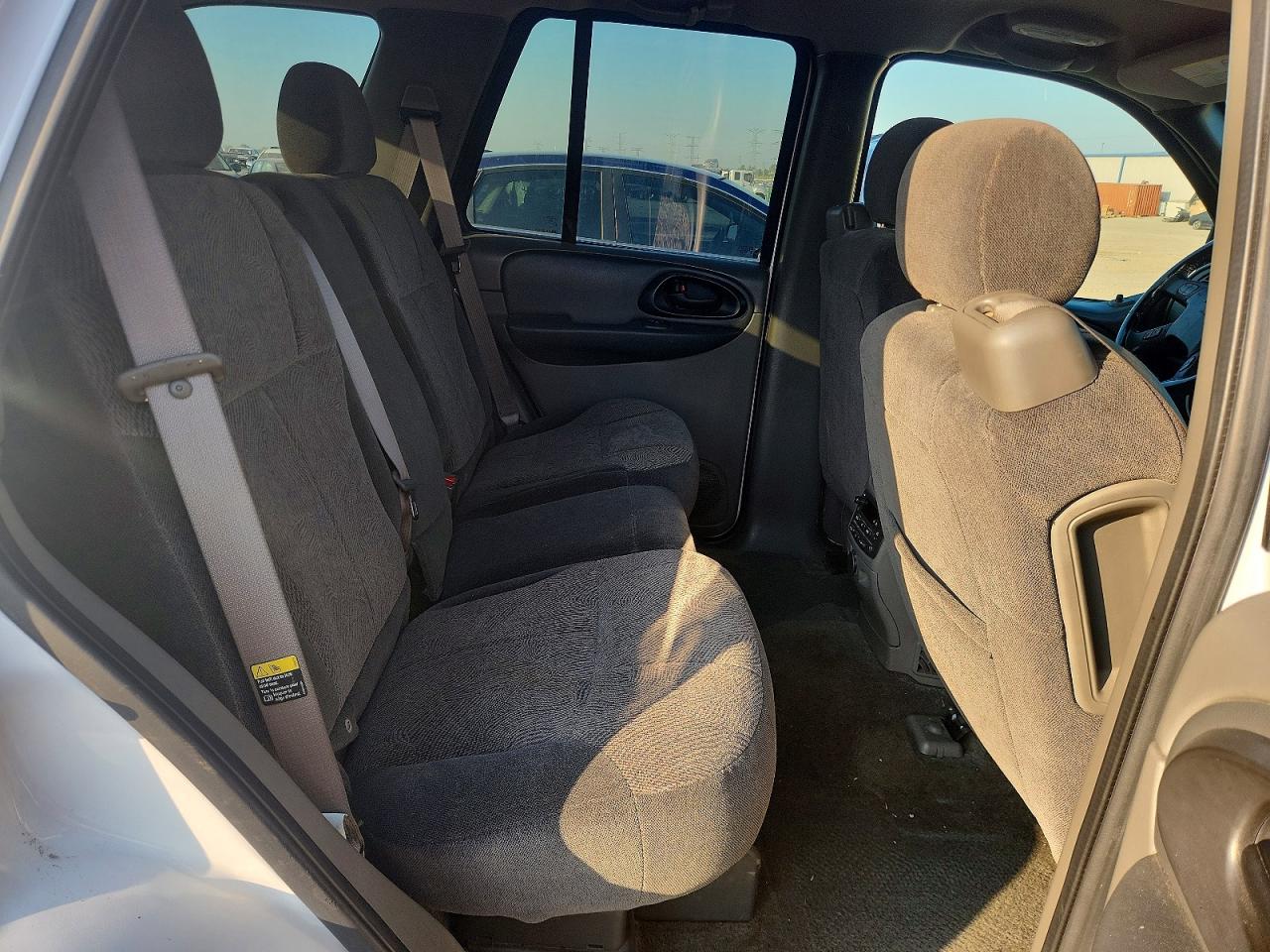 2004 Chevrolet Trailblazer Ls White vin: 1GNDT13S242103899