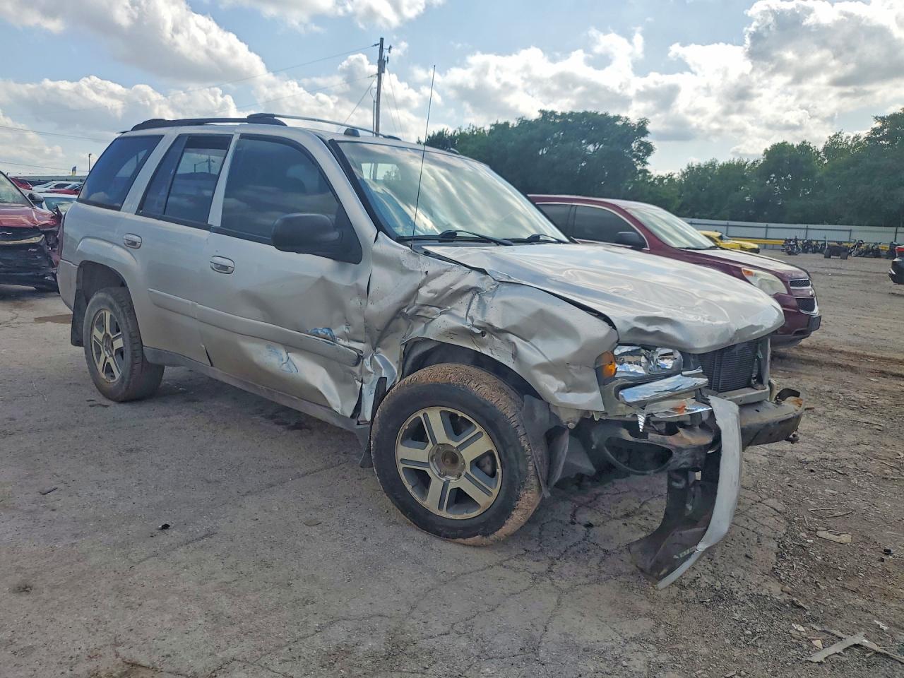 2005 Chevrolet Trailblazer Ls Gold vin: 1GNDT13S252152294