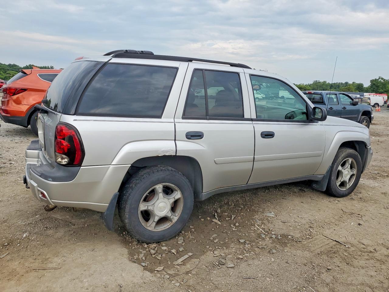 2008 Chevrolet Trailblazer Ls Silver vin: 1GNDT13S282102242