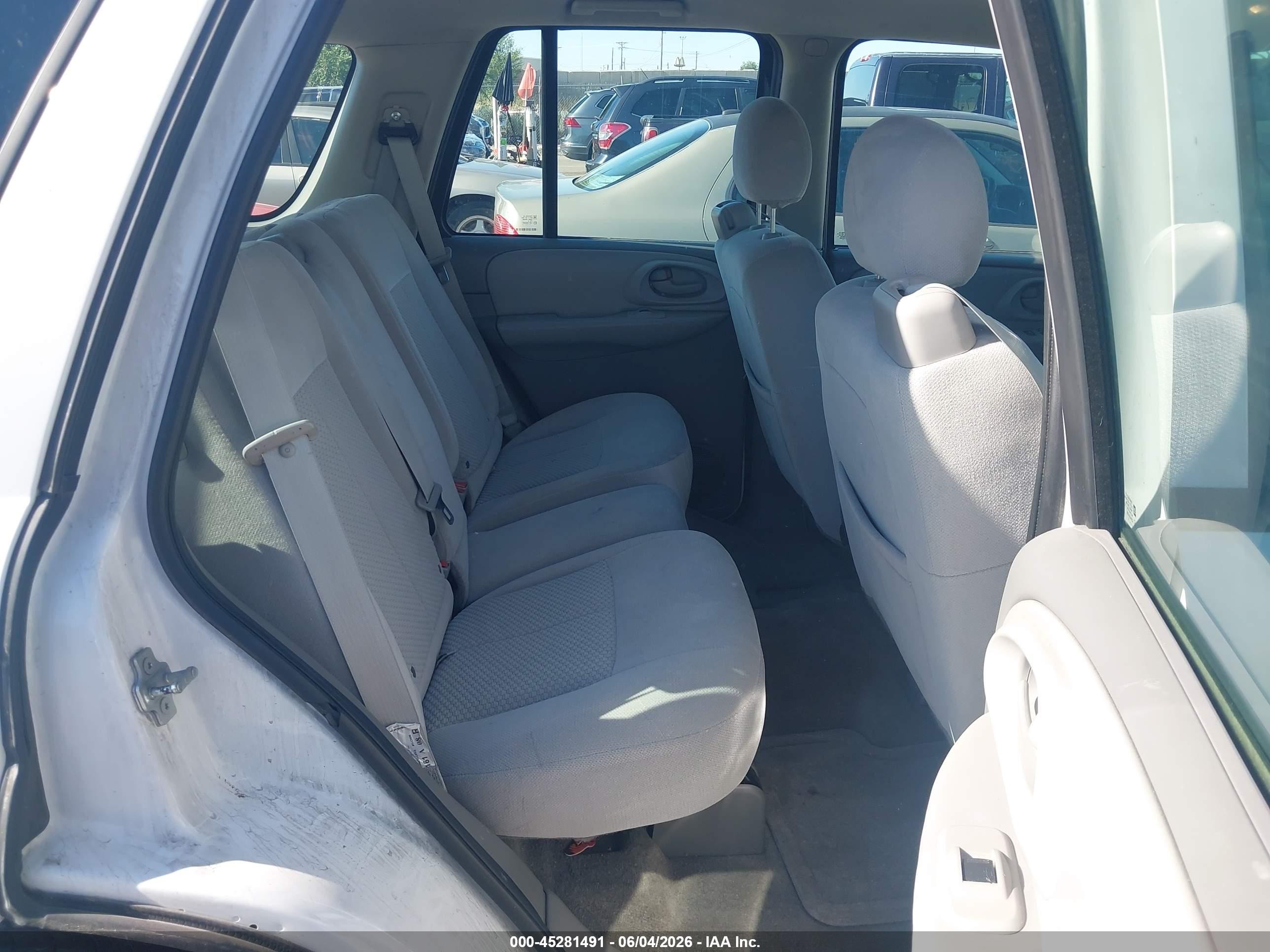 2008 Chevrolet Trailblazer Fleet White vin: 1GNDT13S282236538