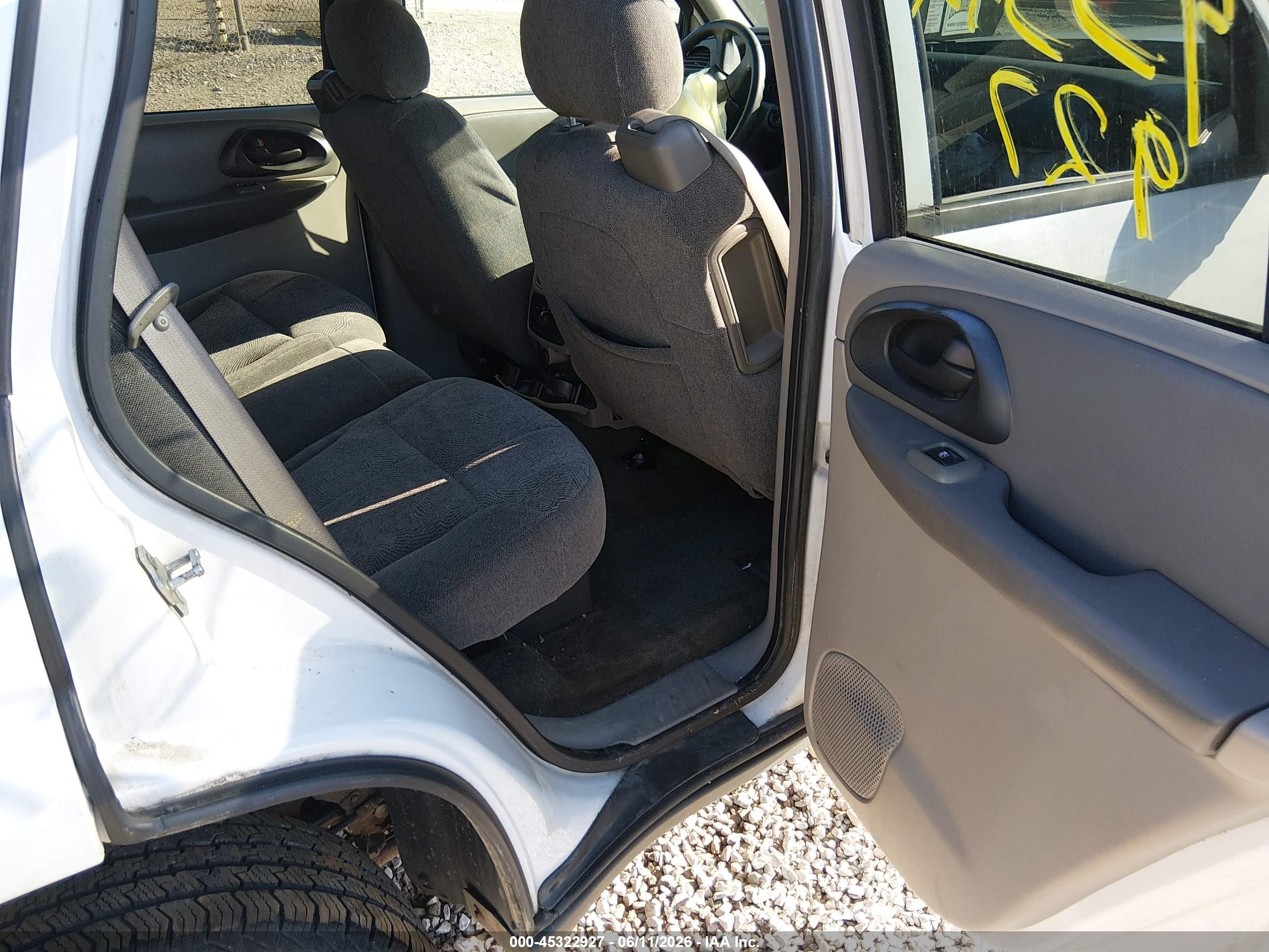 2004 Chevrolet Trailblazer Ls Белый vin: 1GNDT13S342422938