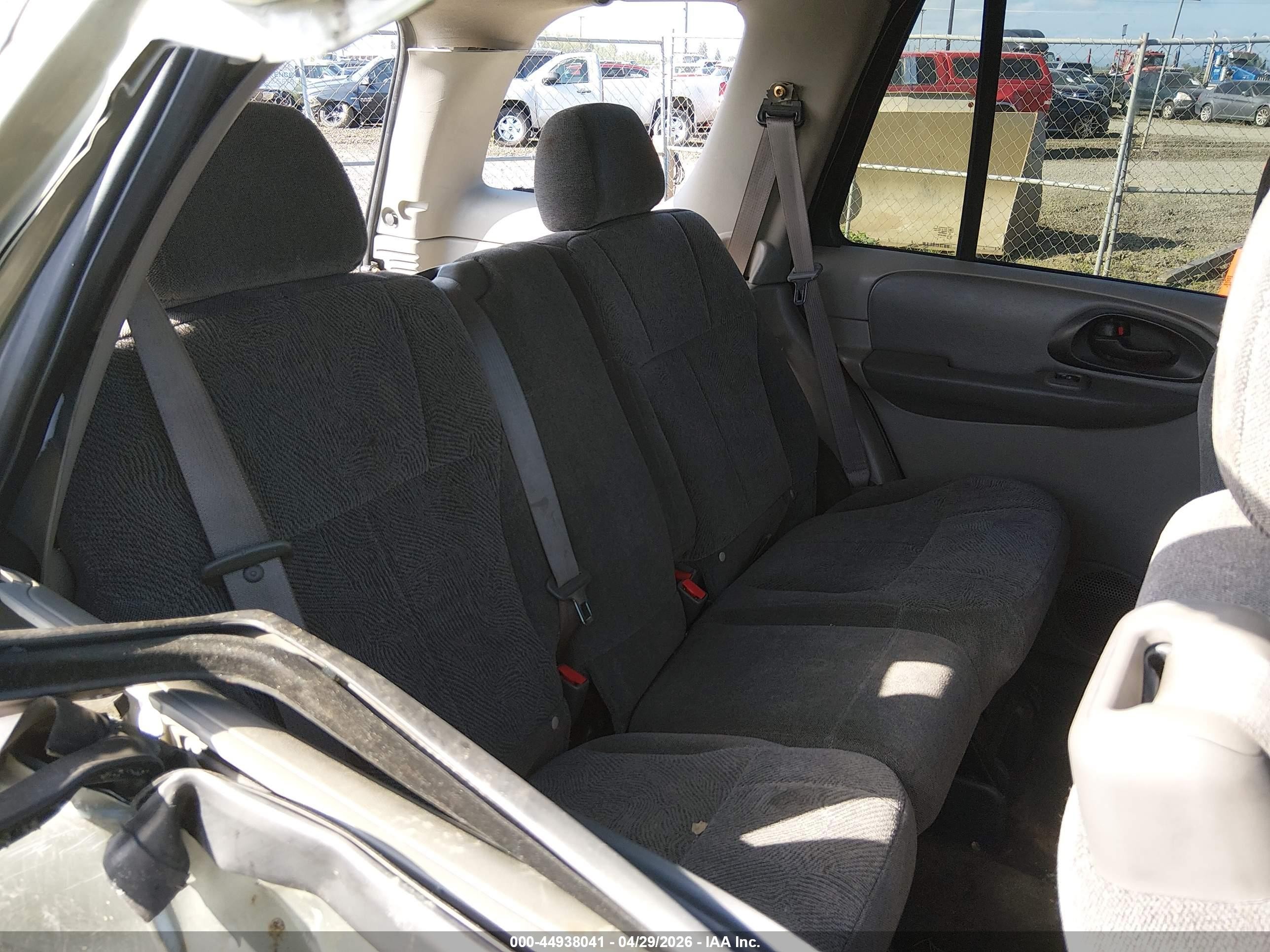 2004 Chevrolet Trailblazer Ls Green vin: 1GNDT13S442408837