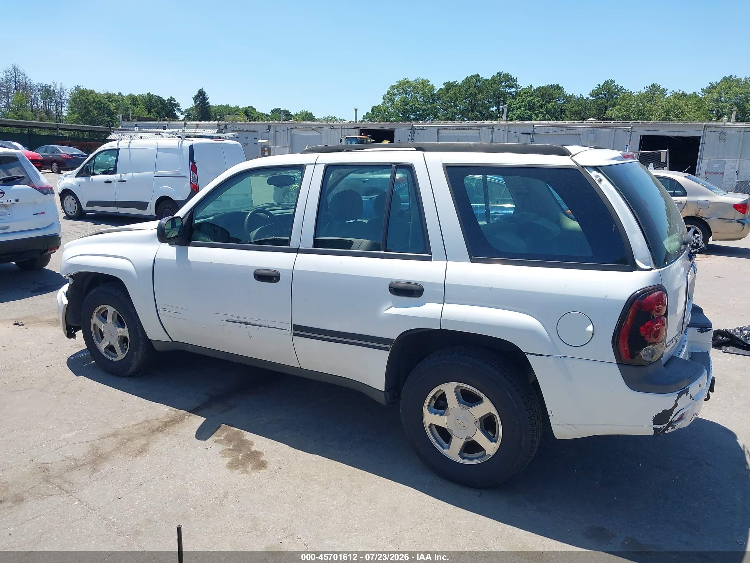 2005 Chevrolet Trailblazer Ls White vin: 1GNDT13S452250081