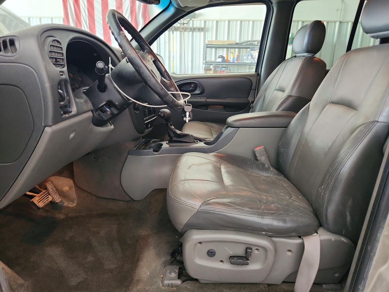 2002 Chevrolet Trailblazer Tan vin: 1GNDT13S522444582
