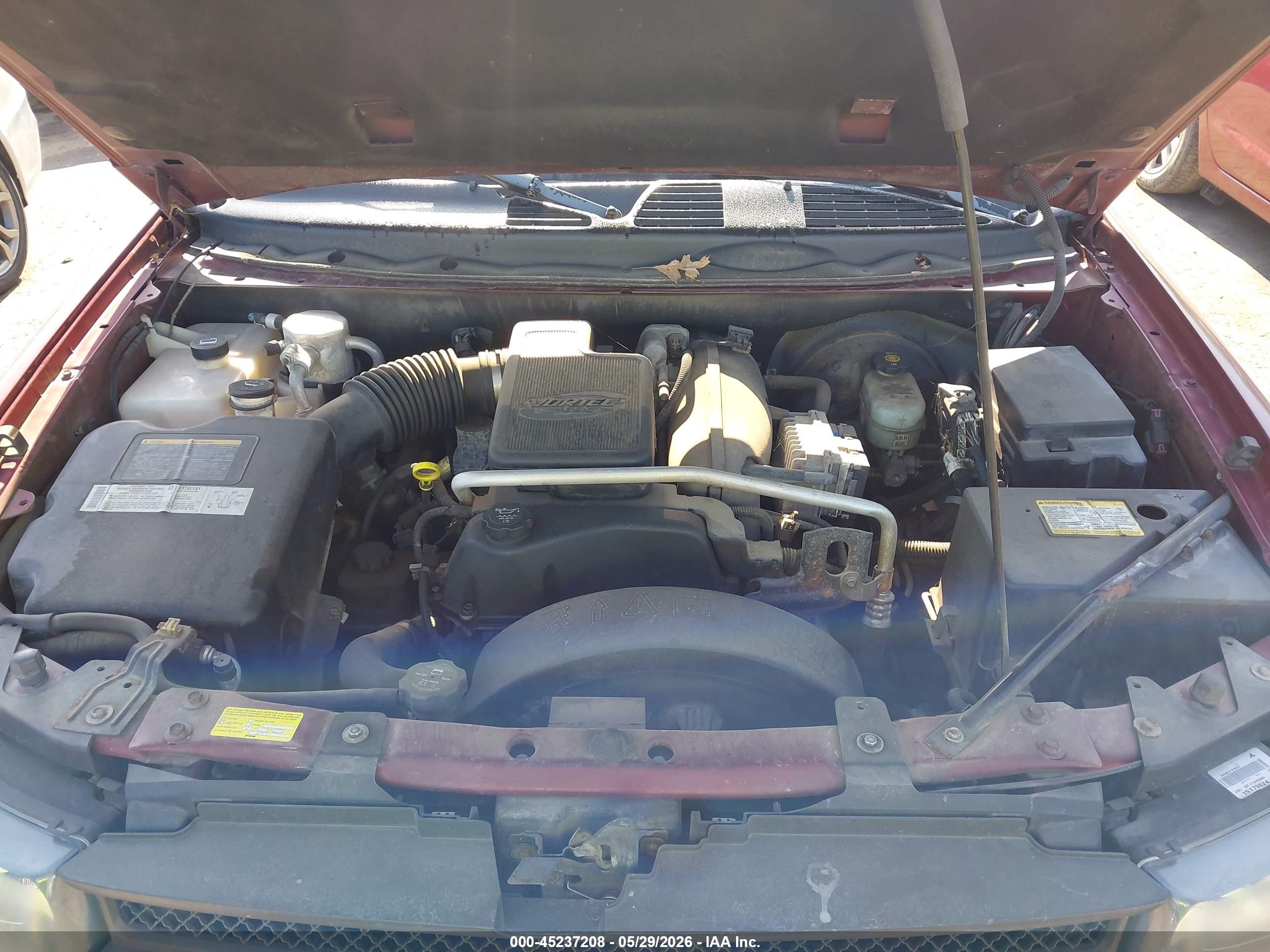 2005 Chevrolet Trailblazer Ls Red vin: 1GNDT13S552360458