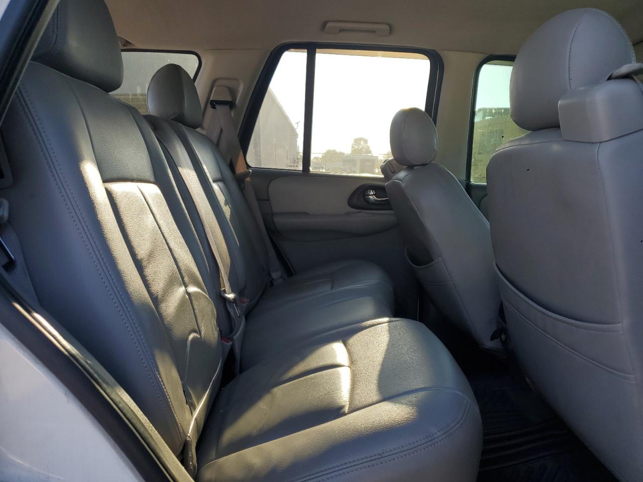 2007 Chevrolet Trailblazer Ls Белый vin: 1GNDT13S572240968