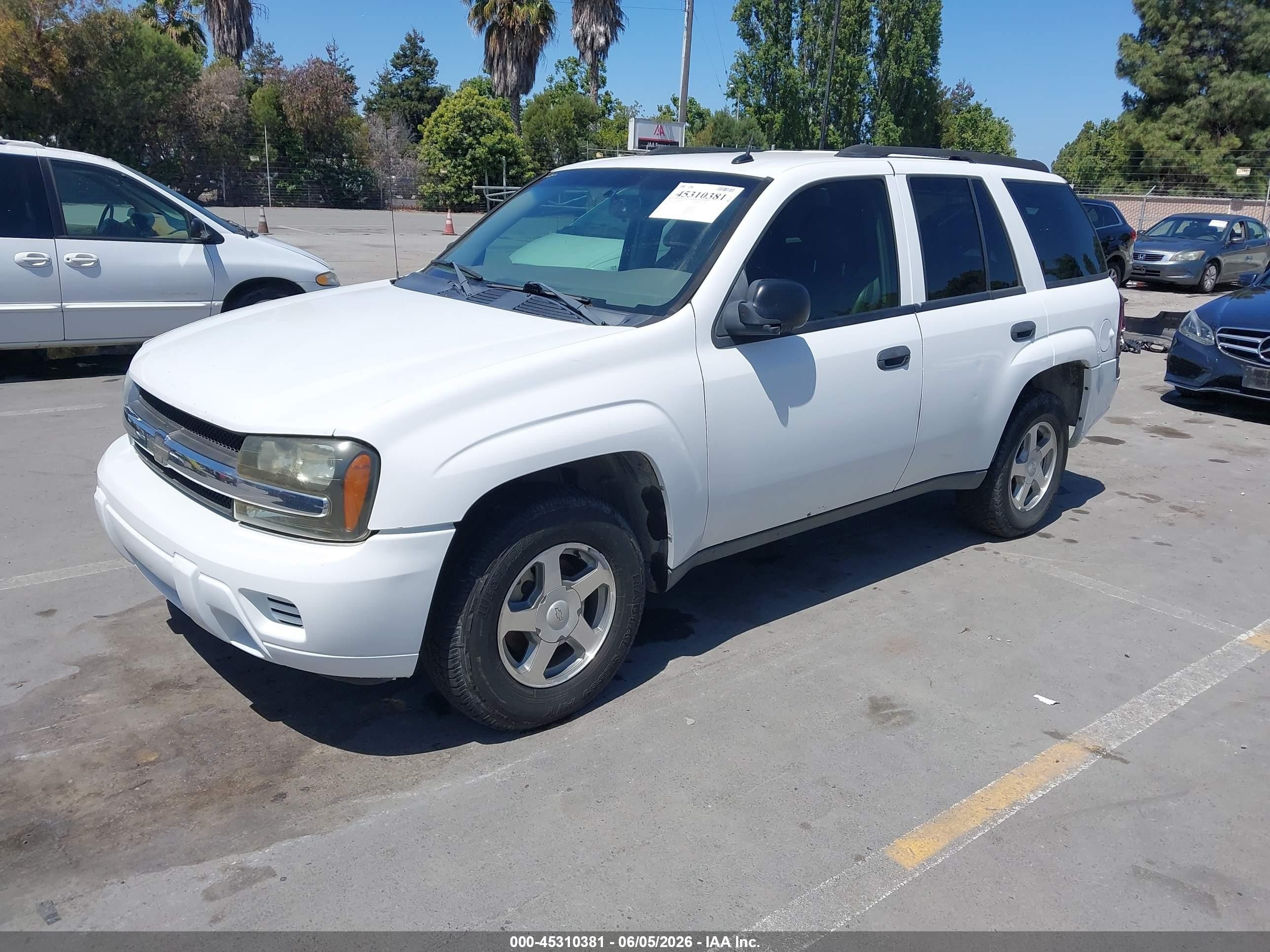 2005 Chevrolet Trailblazer Ls White vin: 1GNDT13S652271031