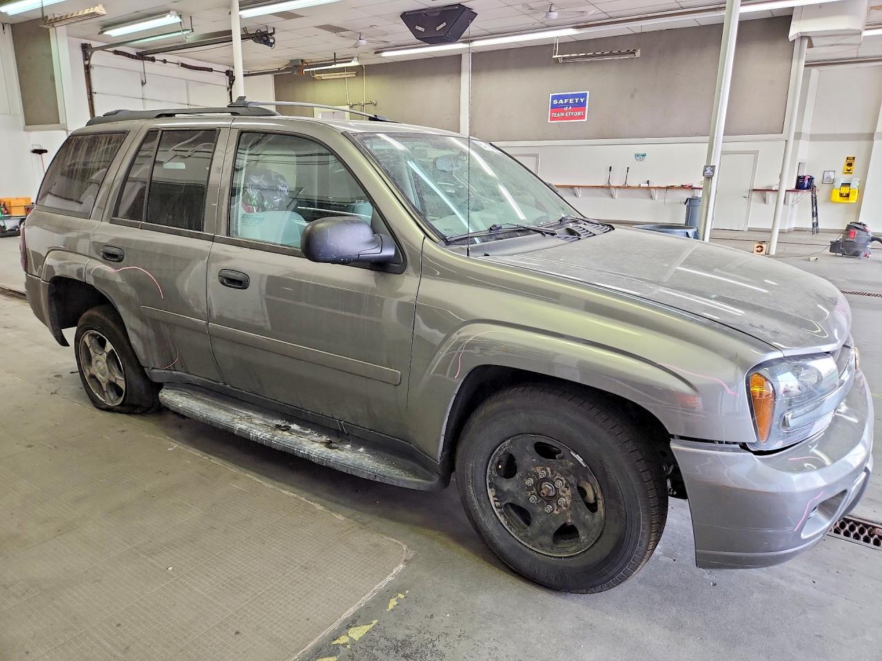 2008 Chevrolet Trailblazer Ls Gray vin: 1GNDT13S682137365