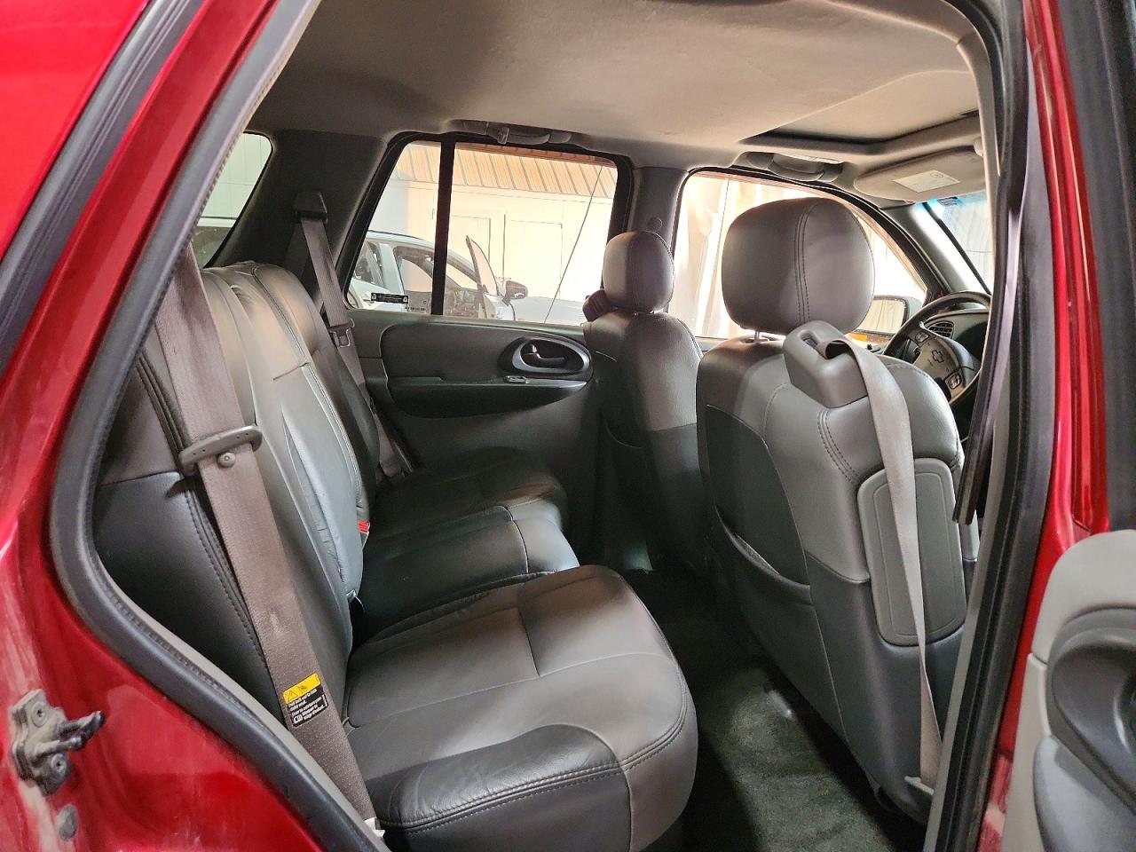 2002 Chevrolet Trailblazer Red vin: 1GNDT13S822226054